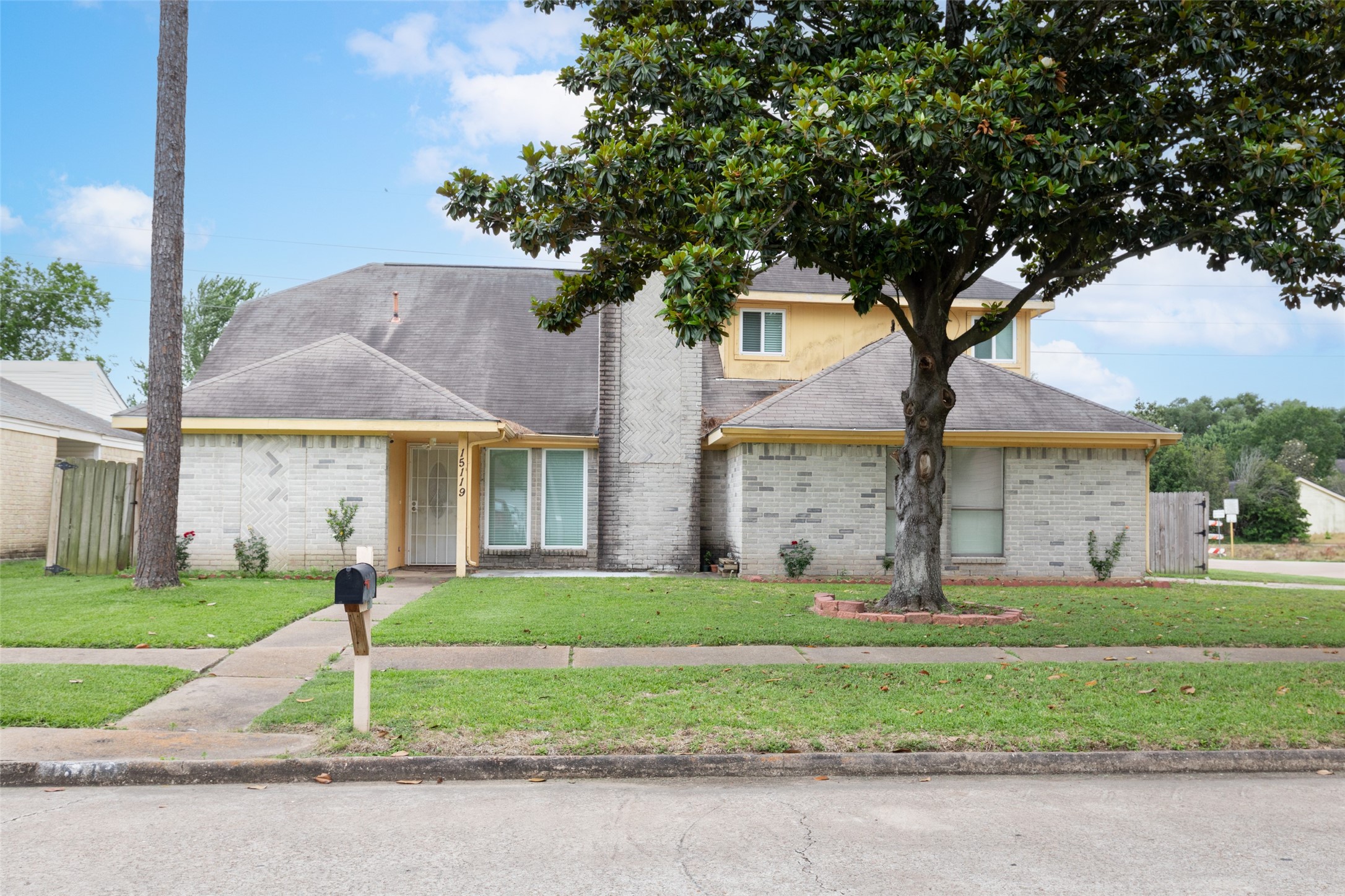 Listing photo 1