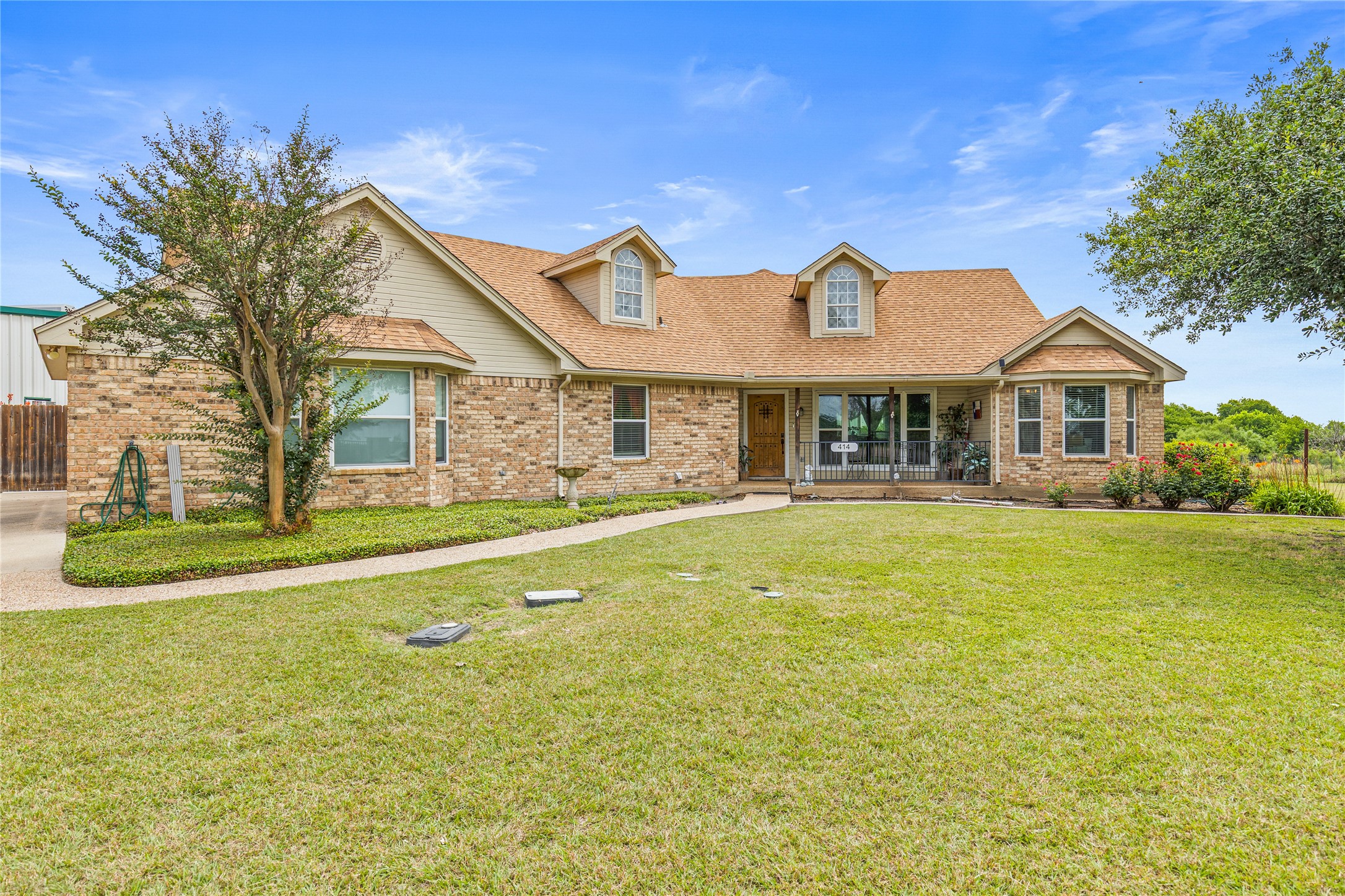 Listing photo 1
