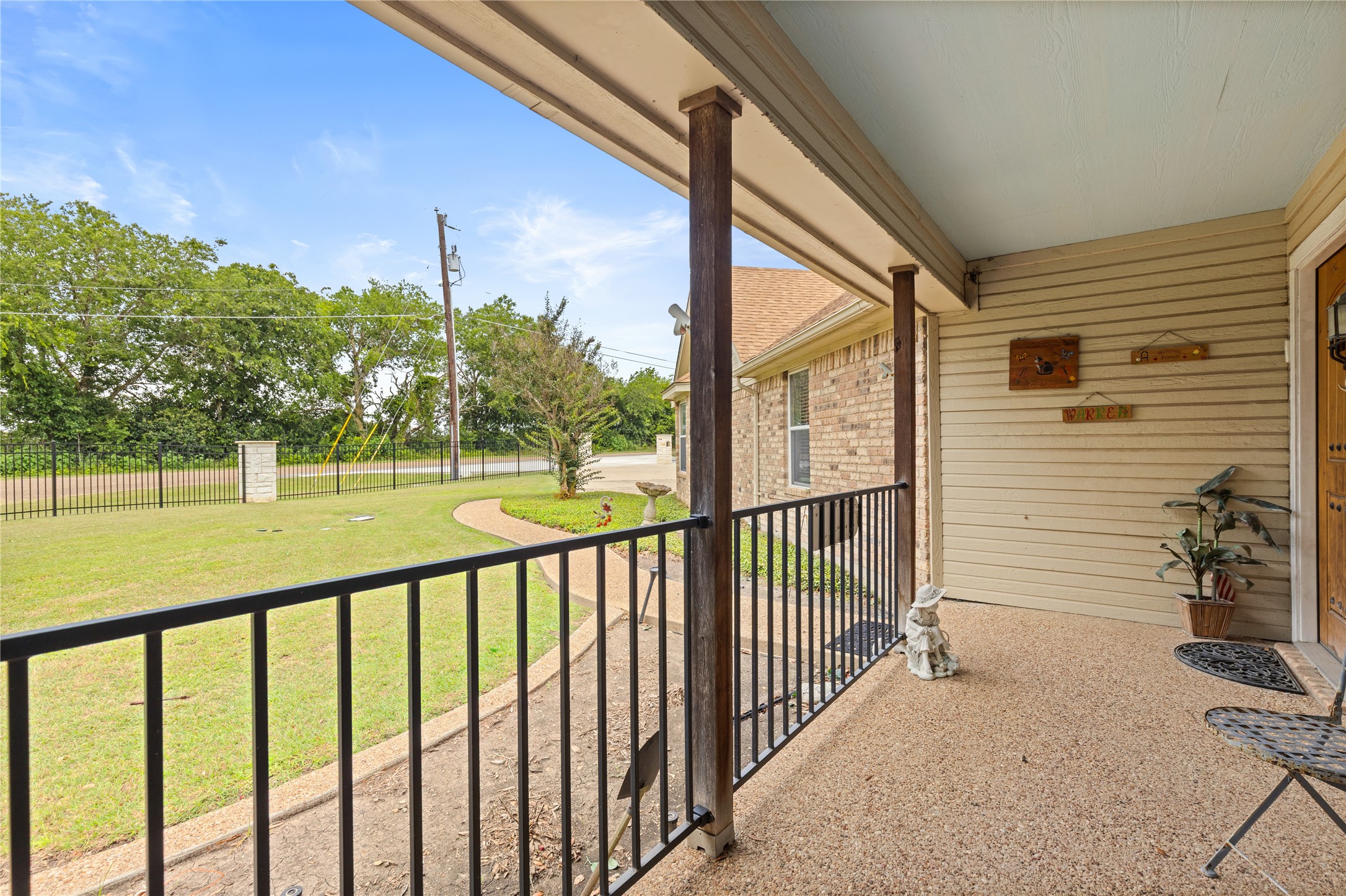 Listing photo 4