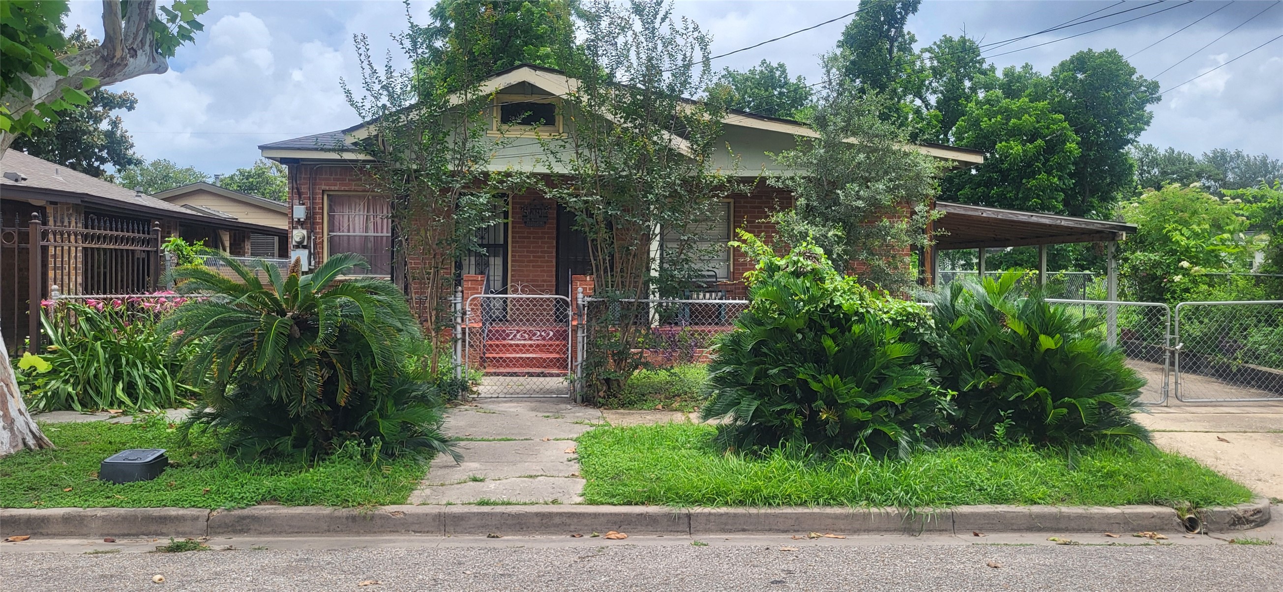 Listing photo 1