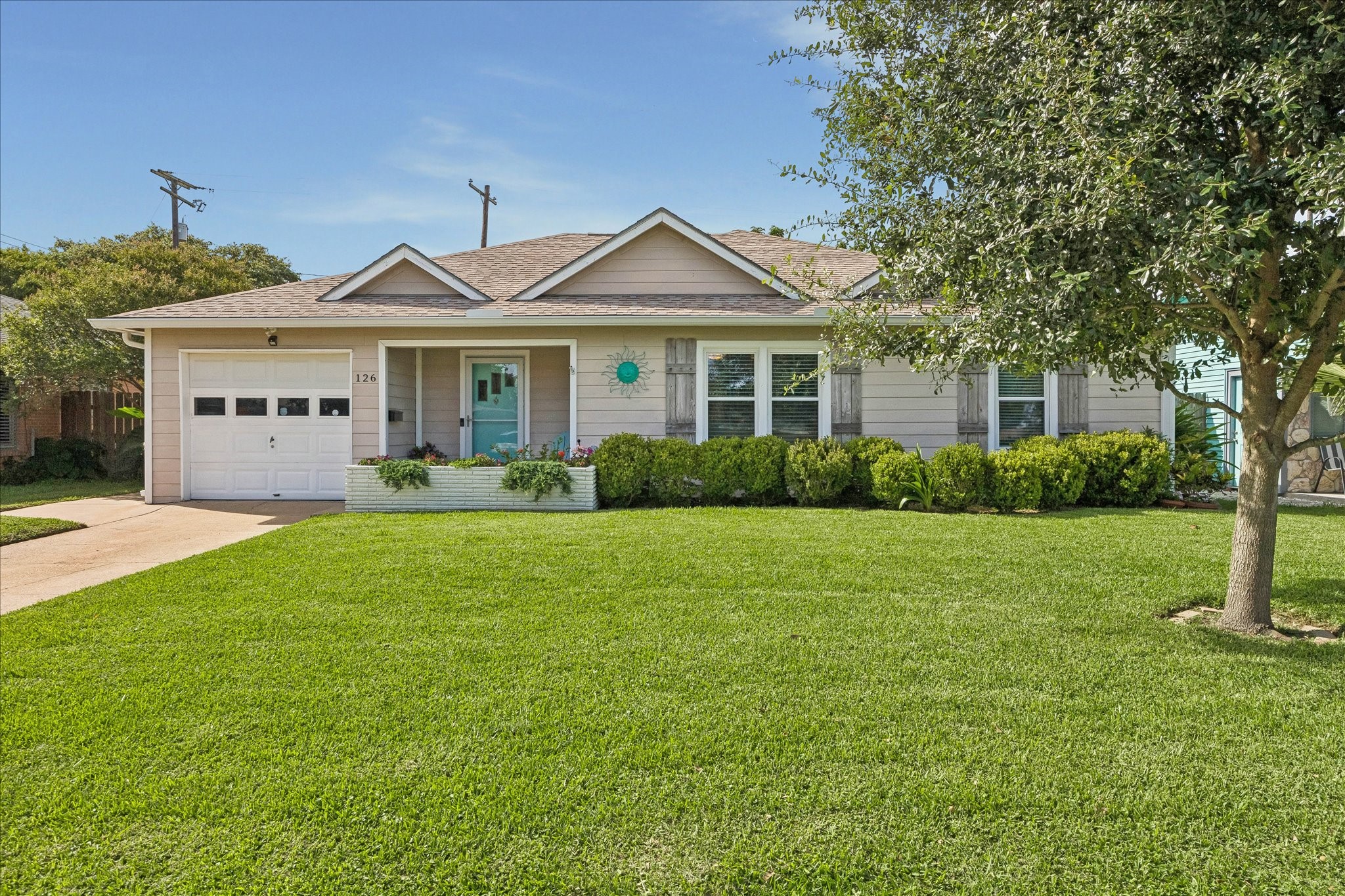 Listing photo 2