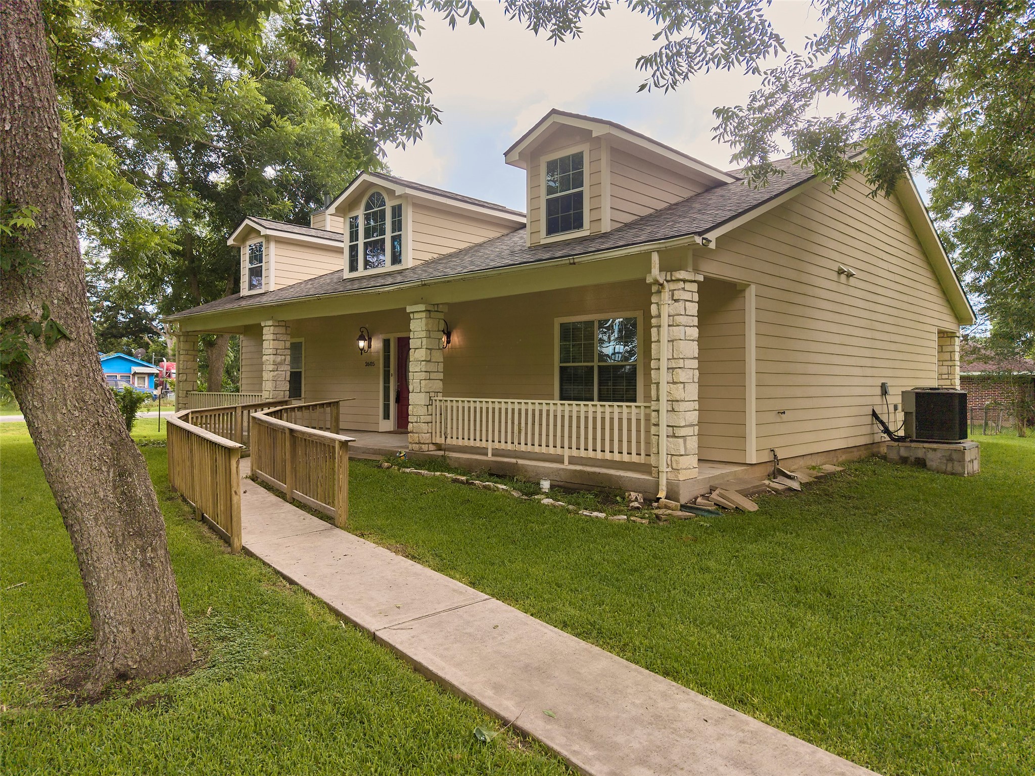 Listing photo 1