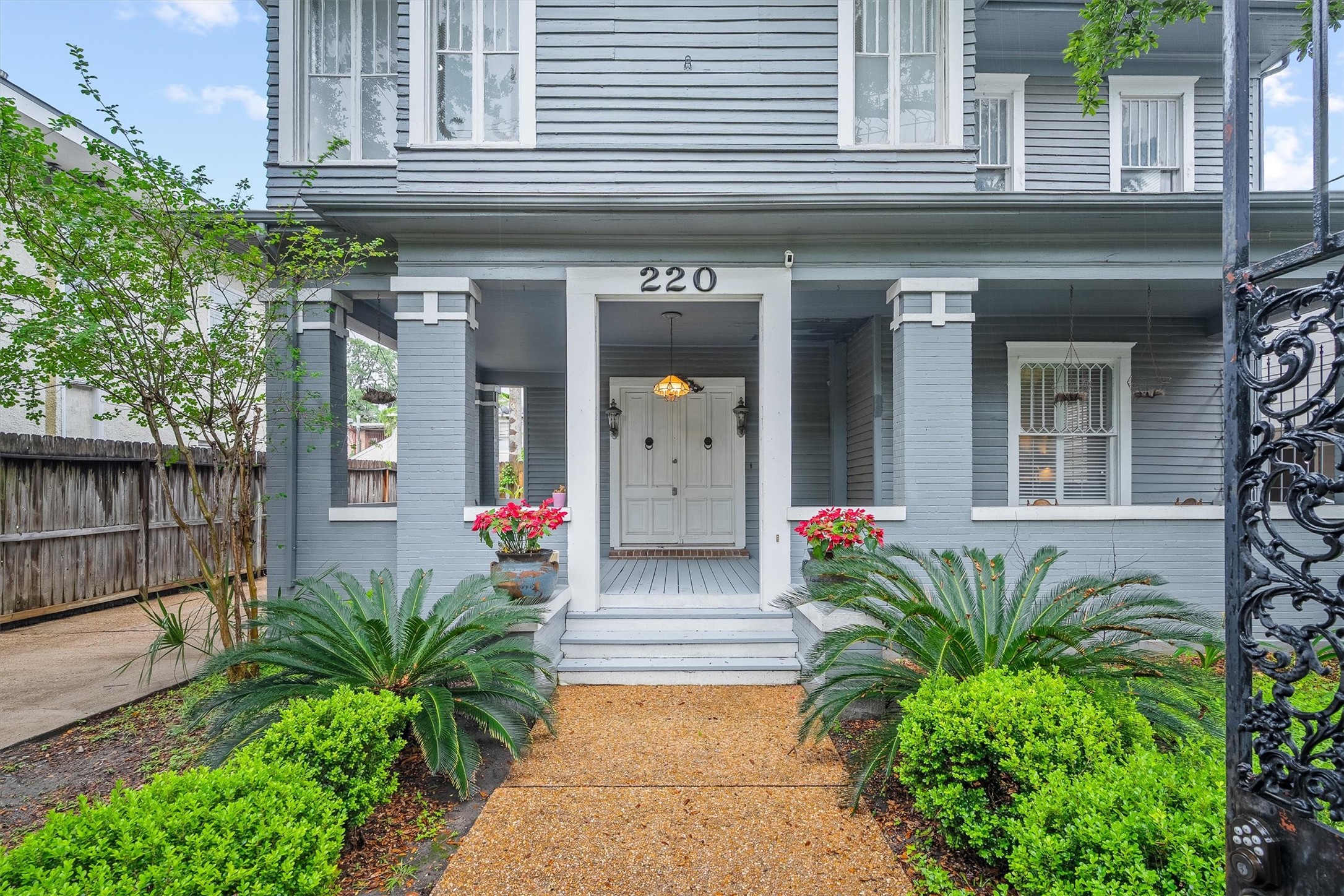 Listing photo 2