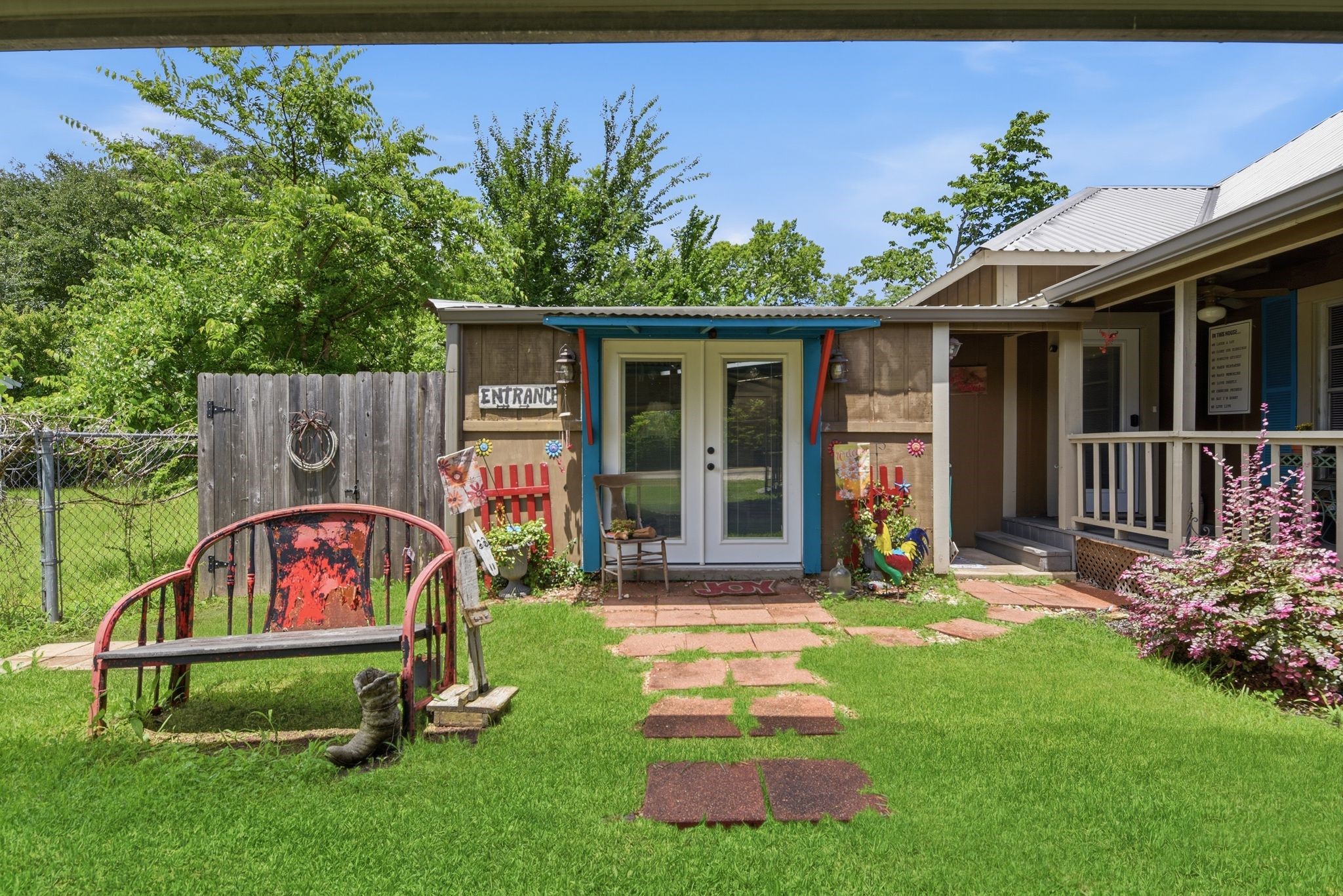 Listing photo 5
