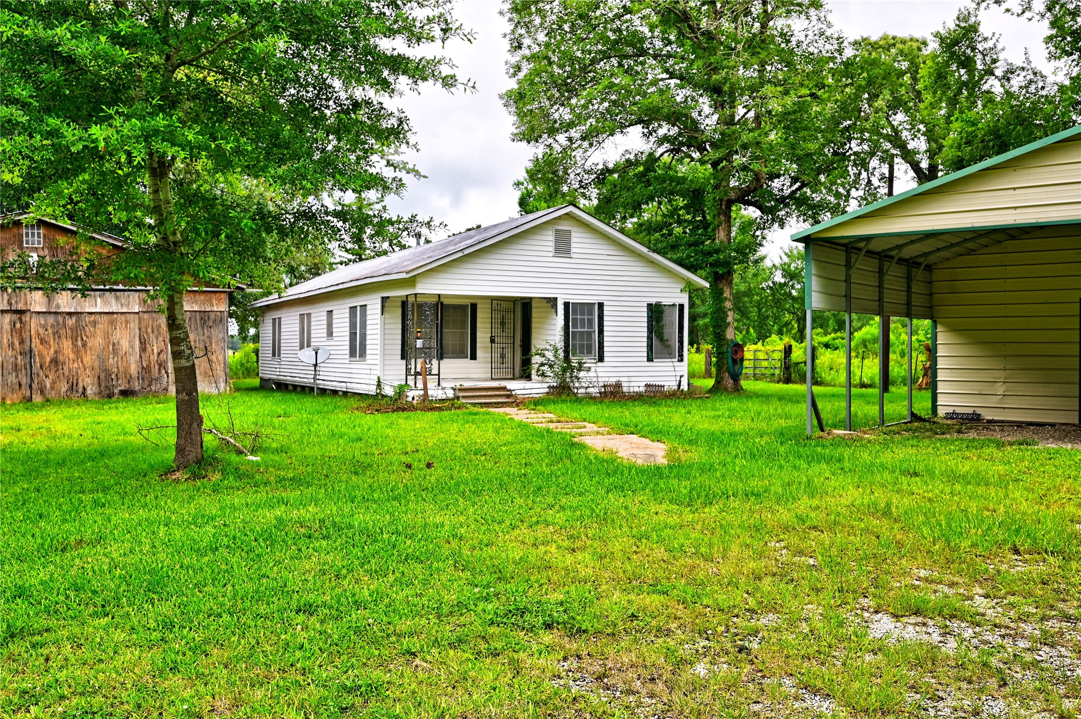 Listing photo 3