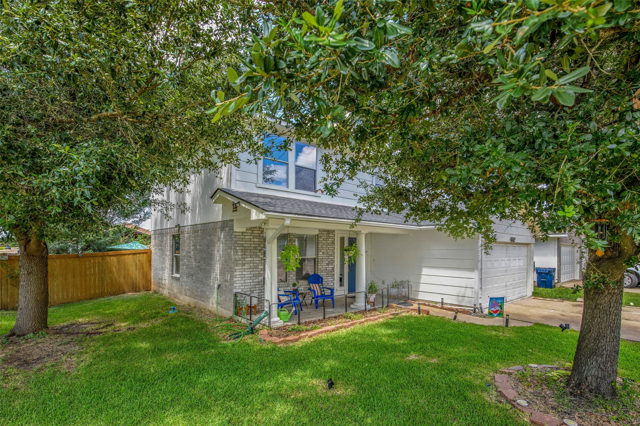Listing photo 2