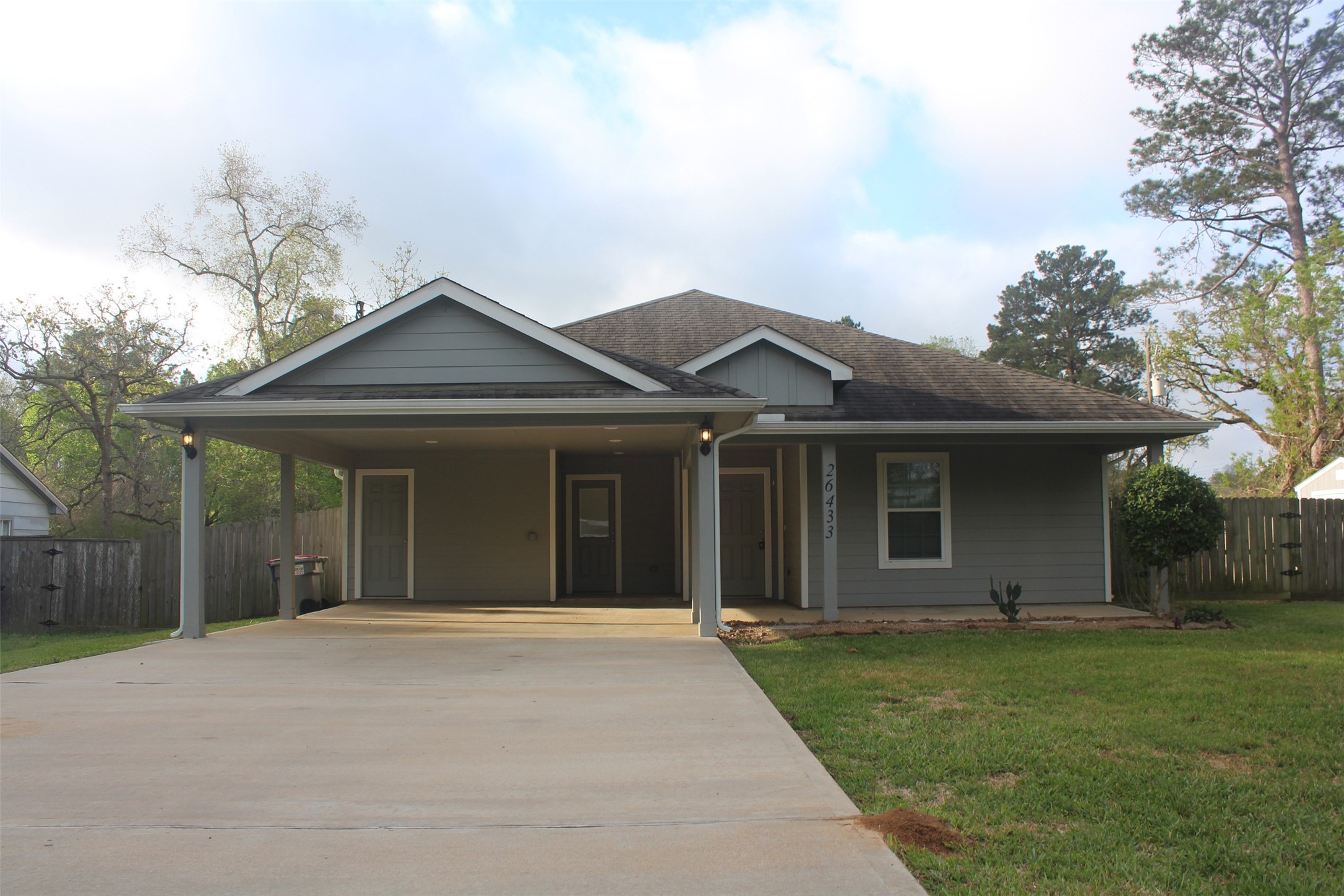 Listing photo 2
