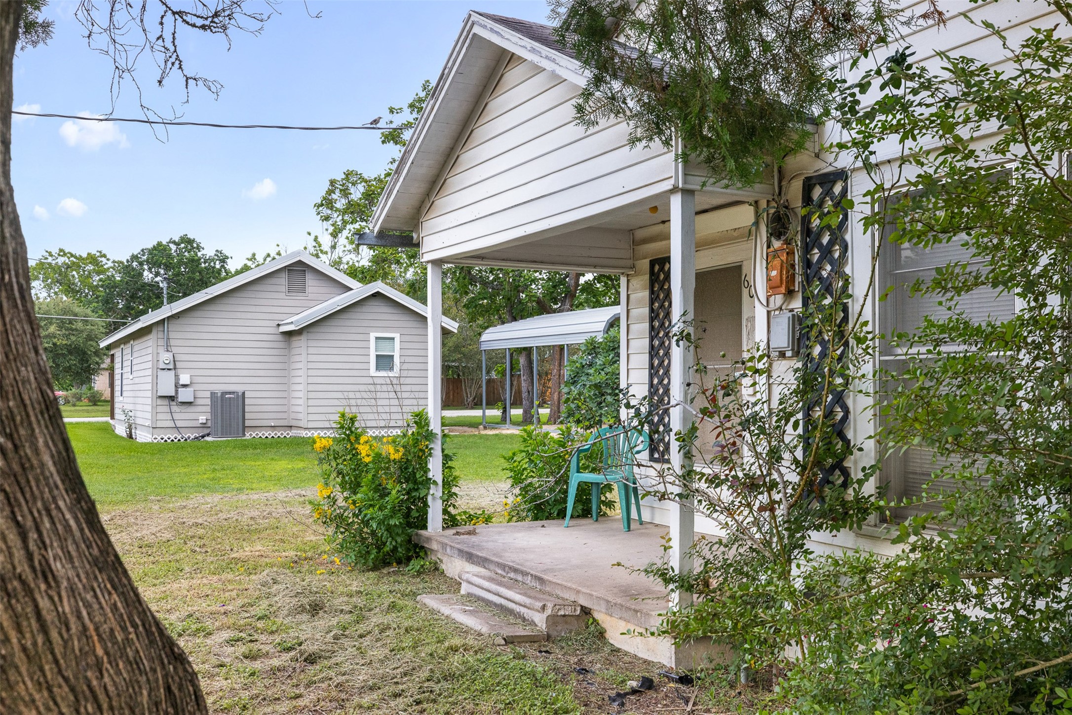 Listing photo 2