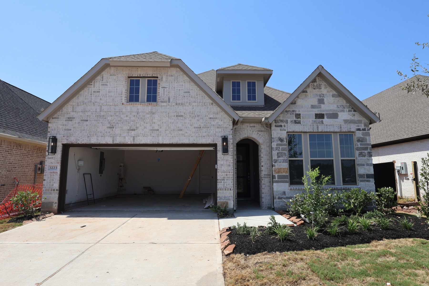 Listing photo 1