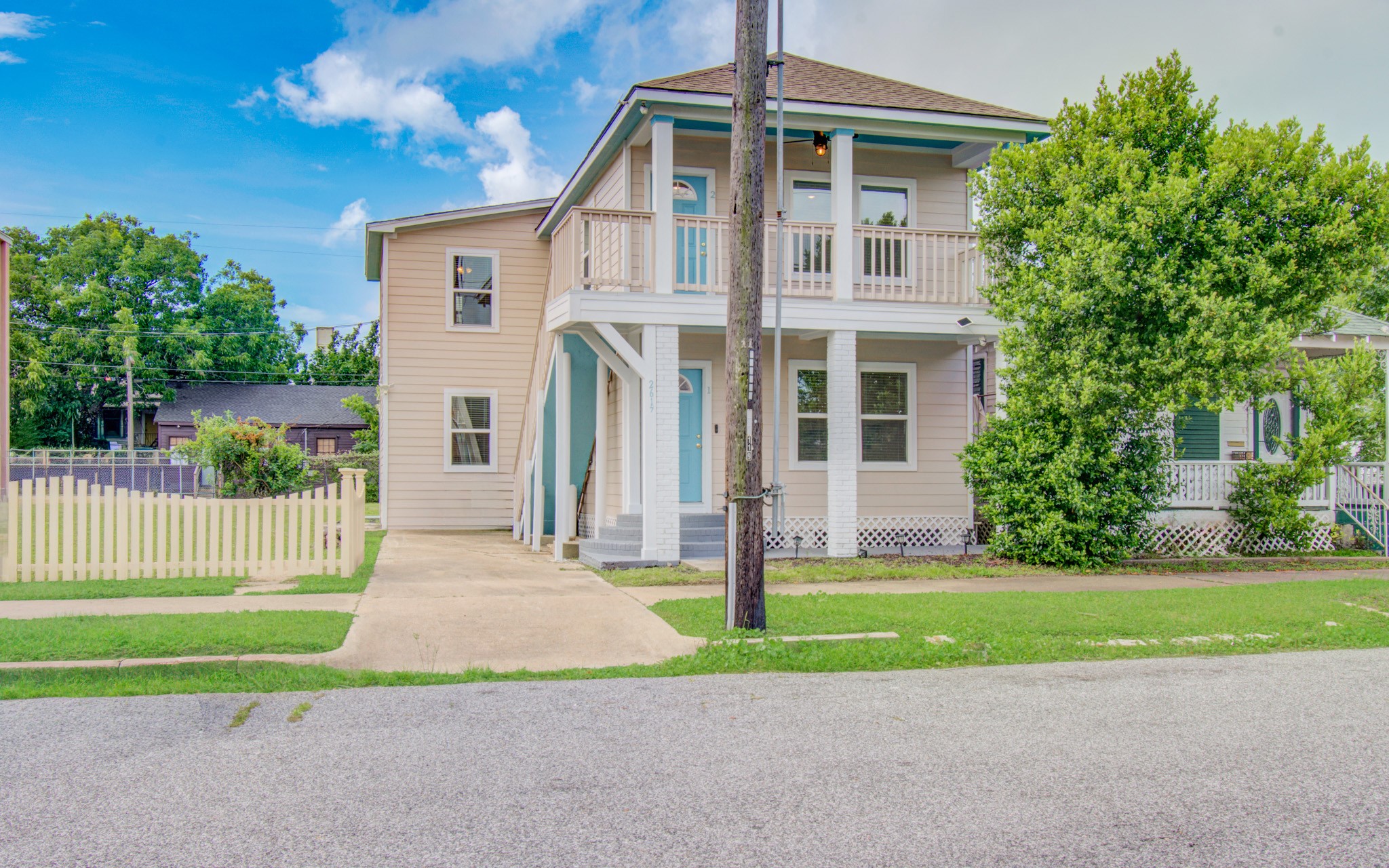 Listing photo 3