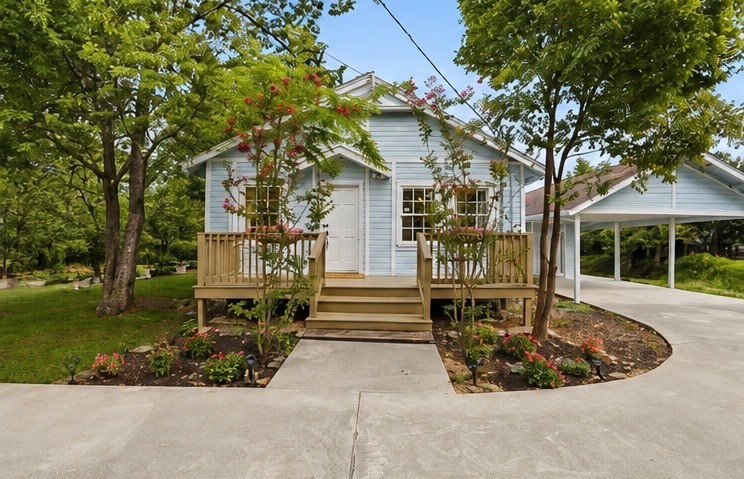 Listing photo 1