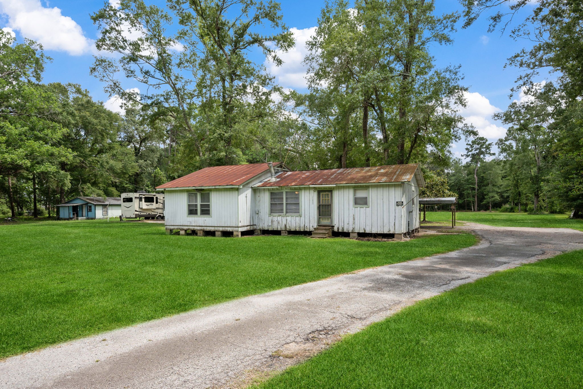 Listing photo 5