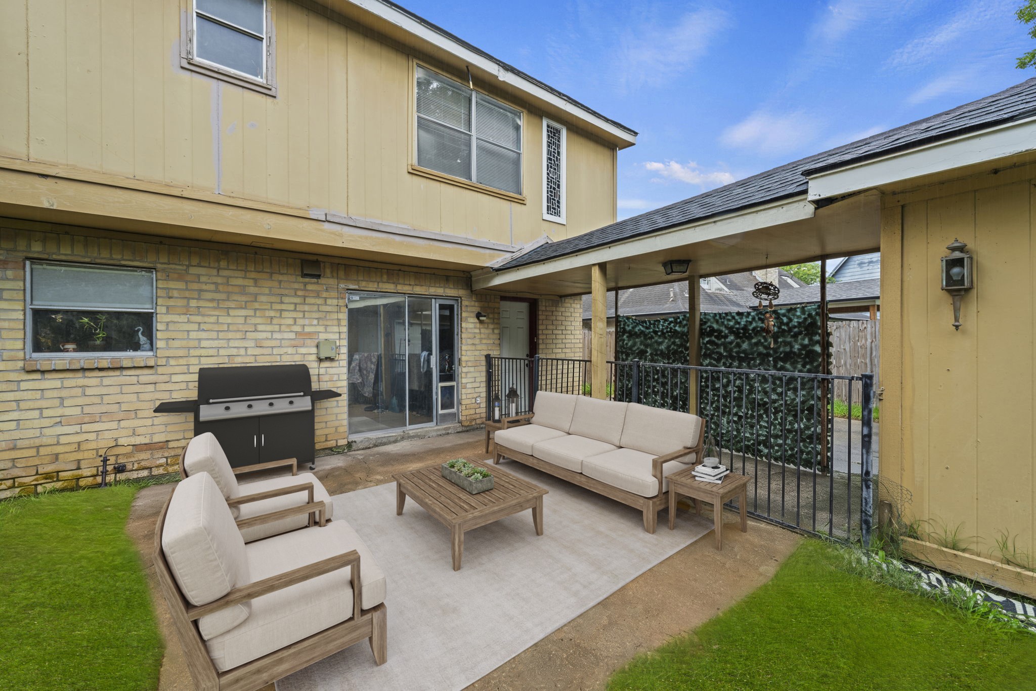 Listing photo 1