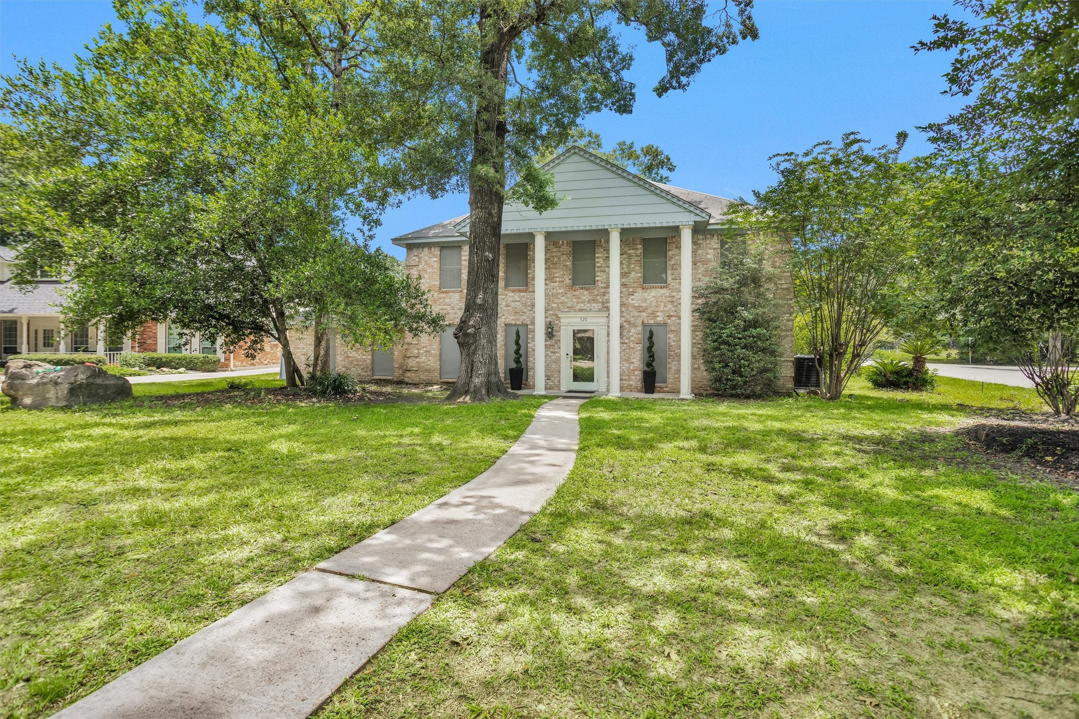Listing photo 2