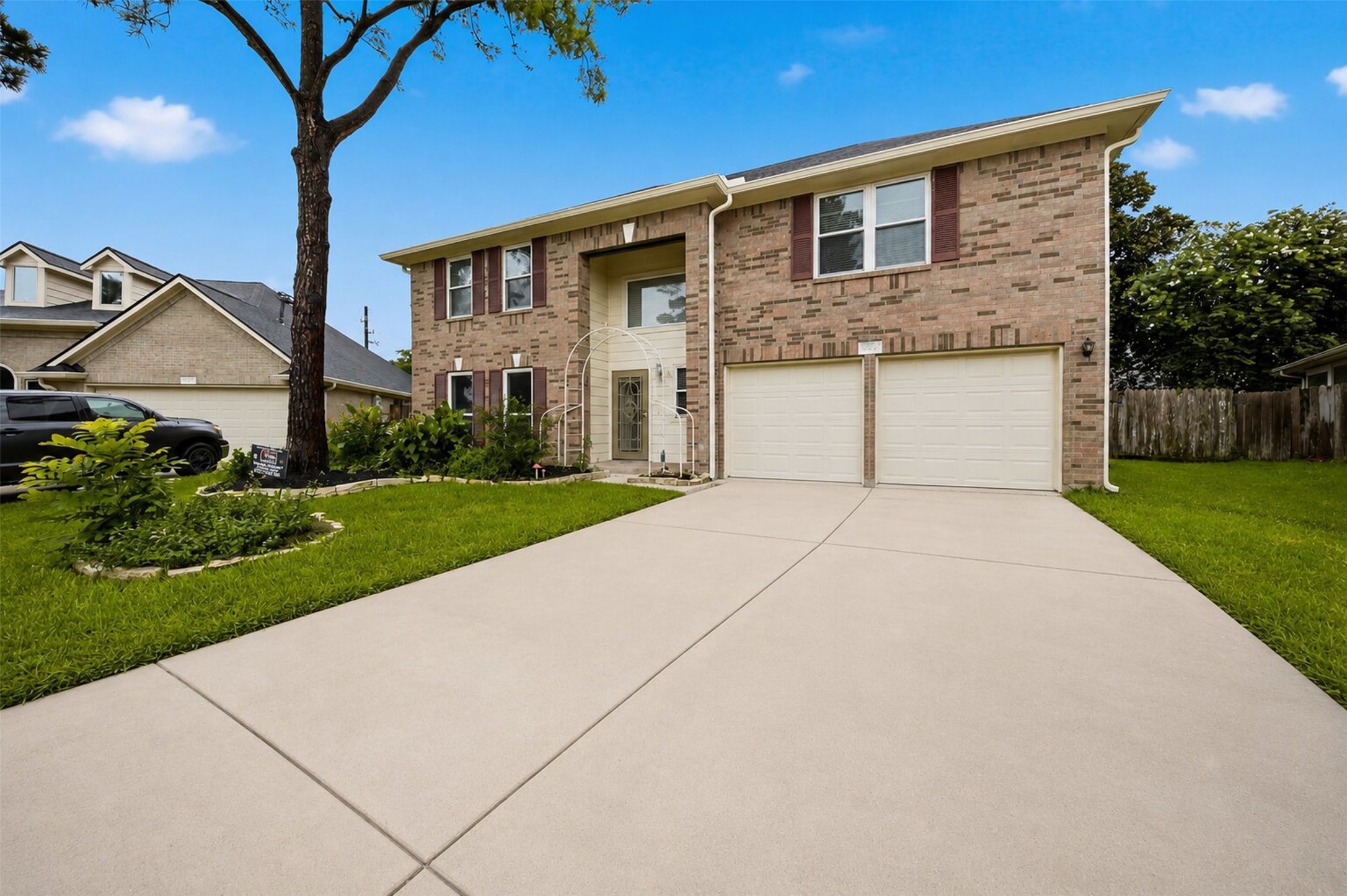 Listing photo 1