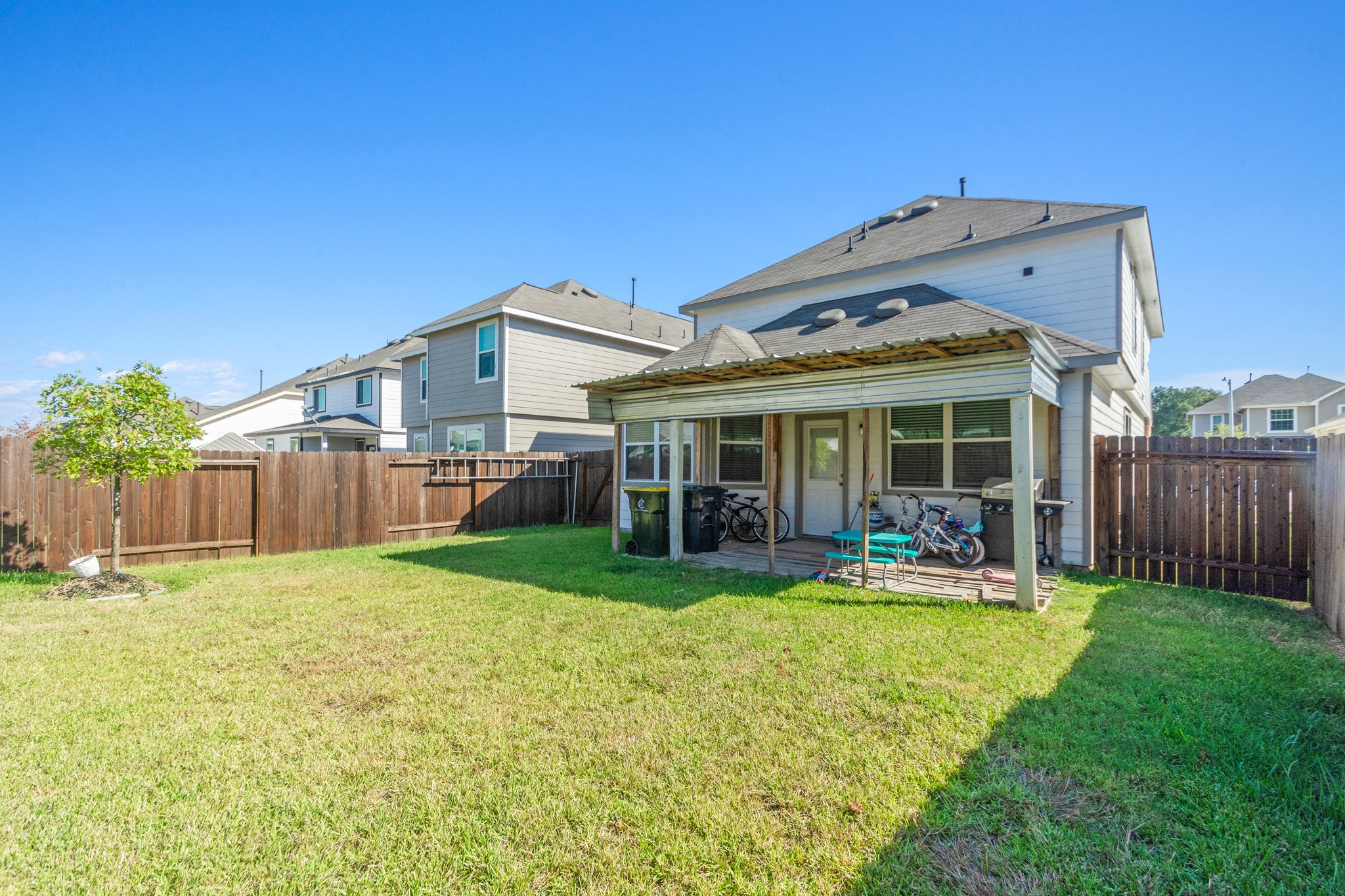 Listing photo 1