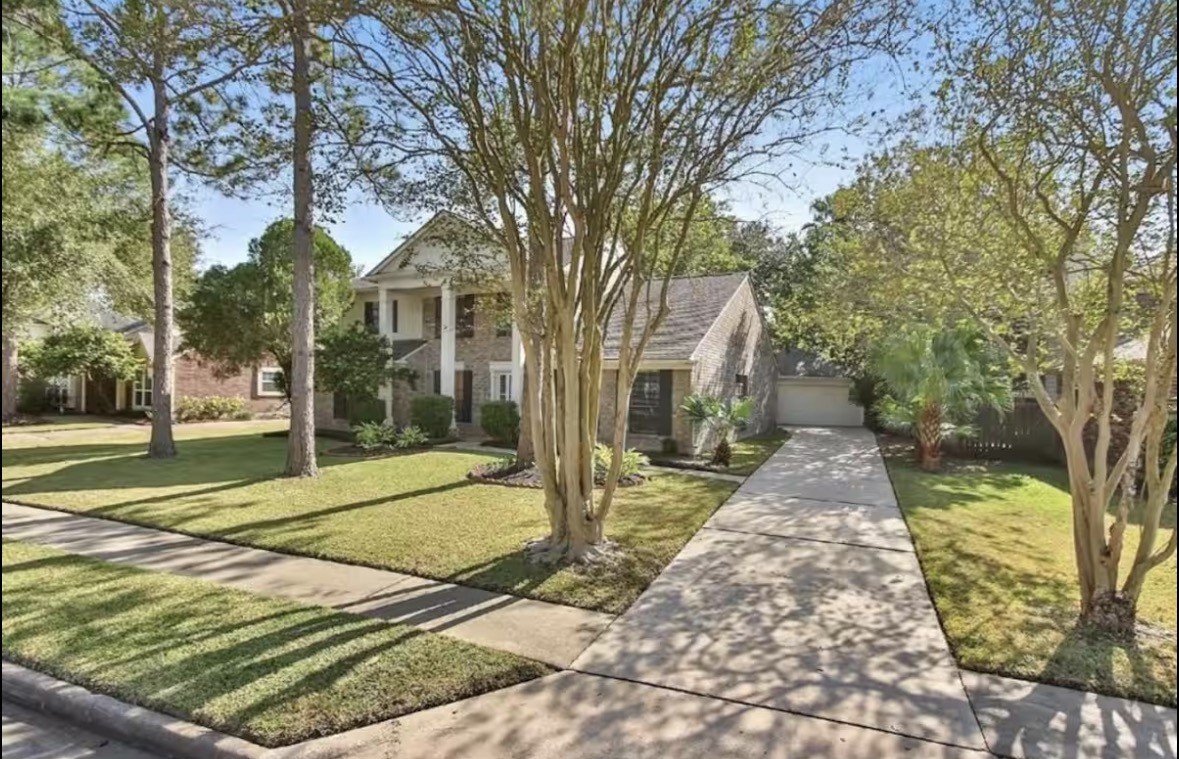 Listing photo 1