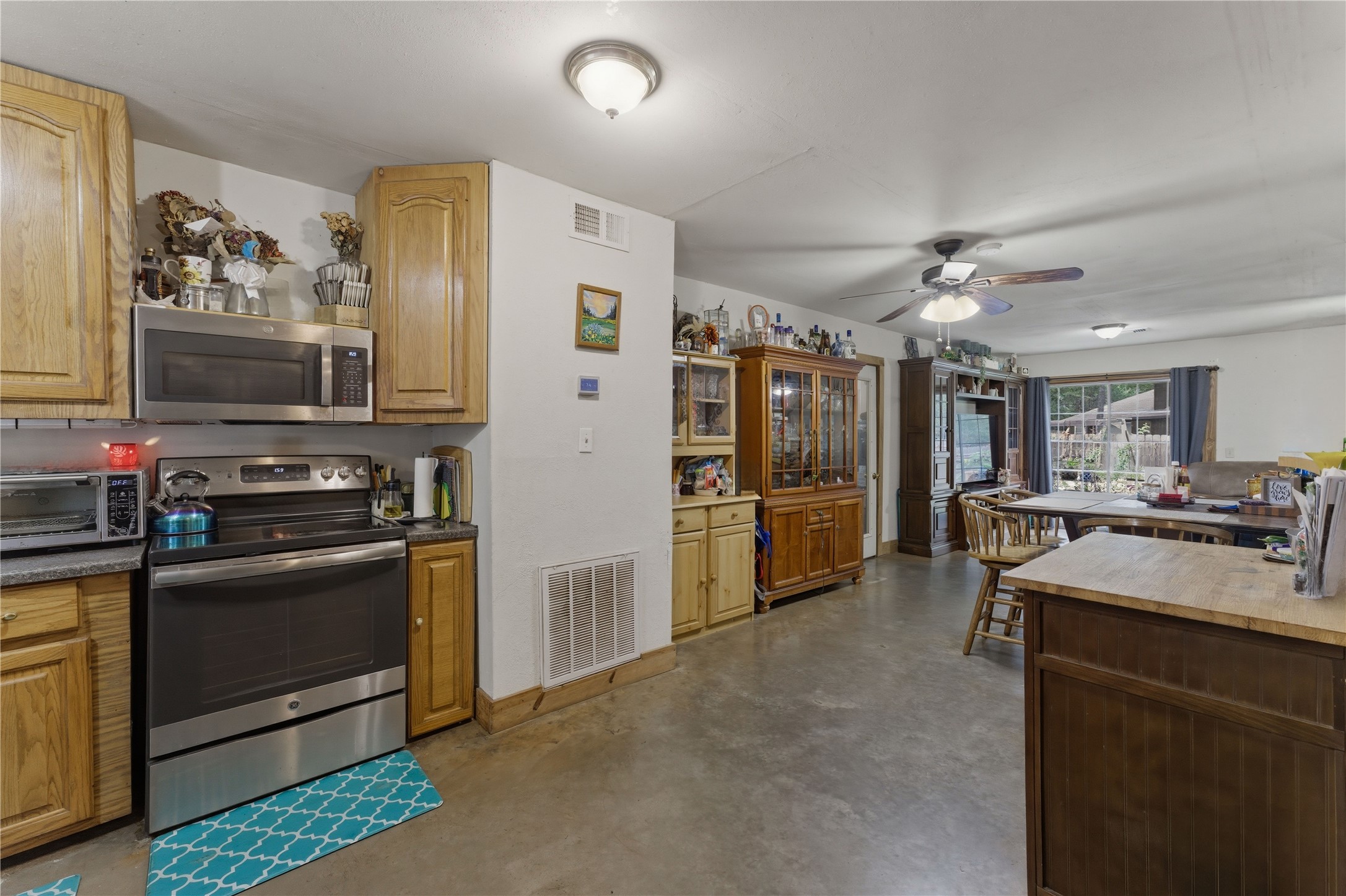 Listing photo 5
