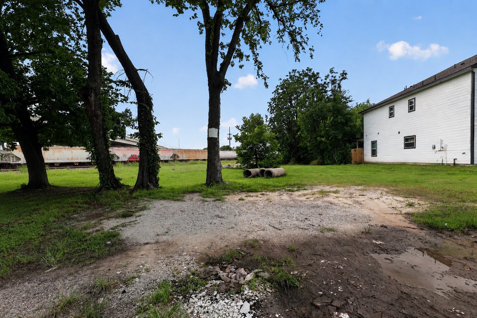 Listing photo 4