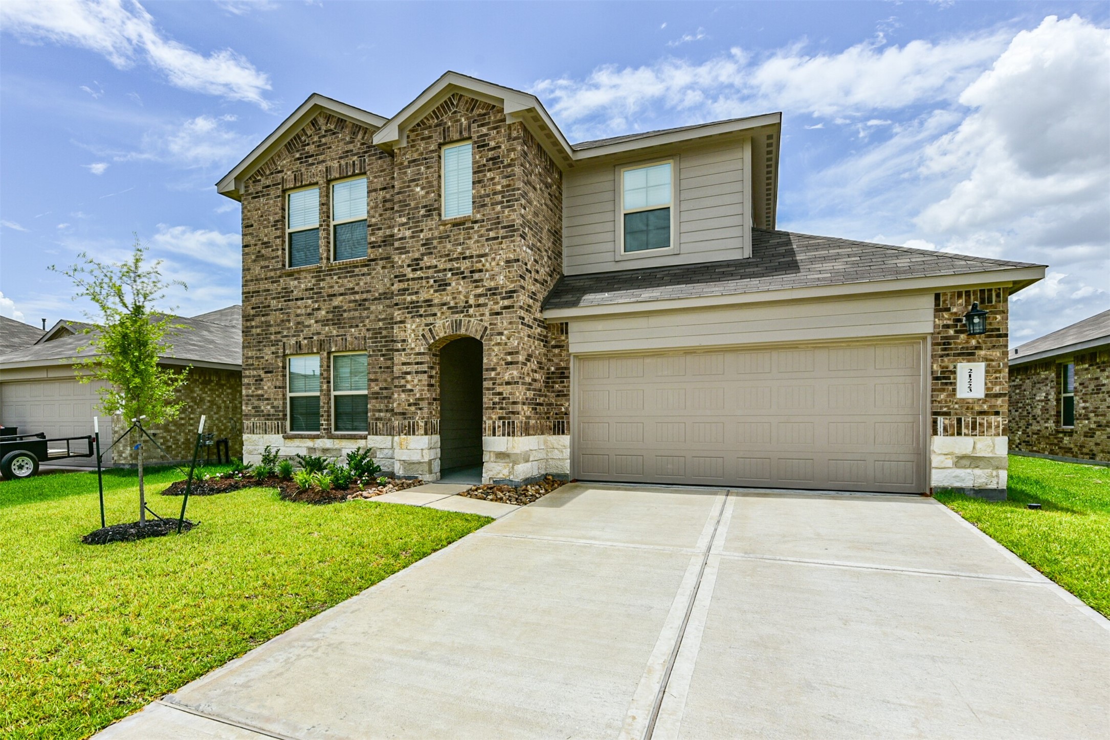 Listing photo 2