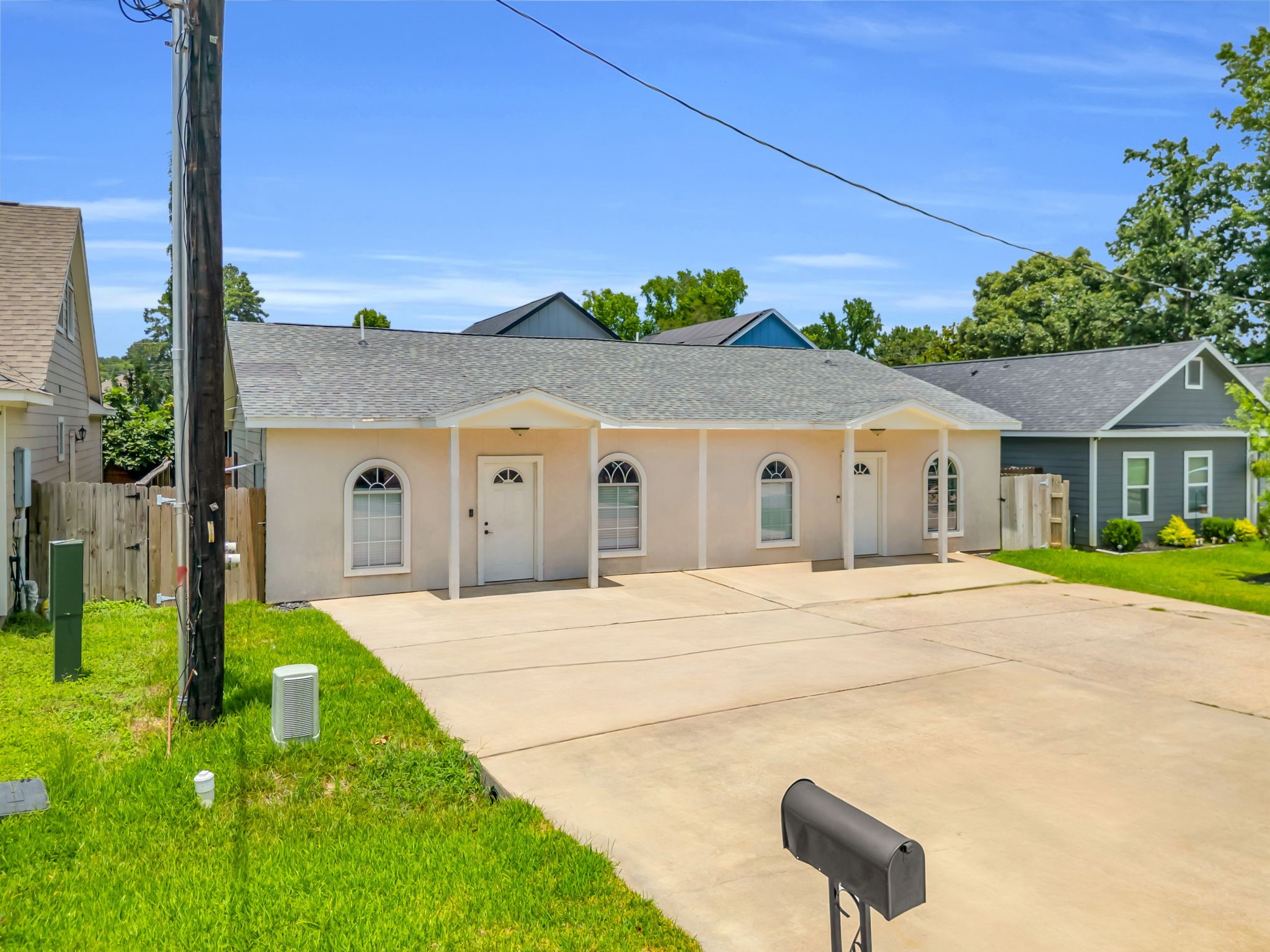 Listing photo 3