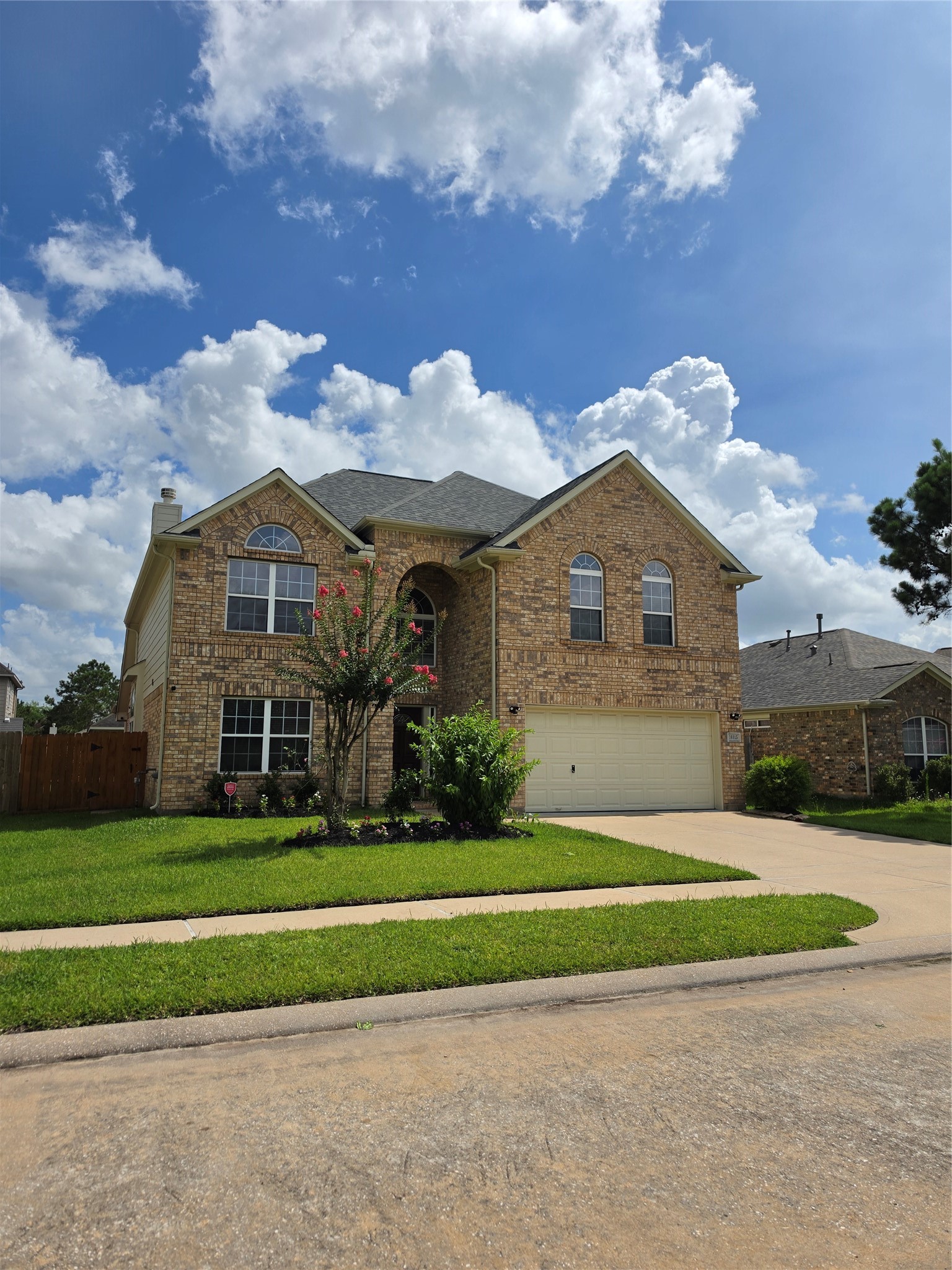 Listing photo 1
