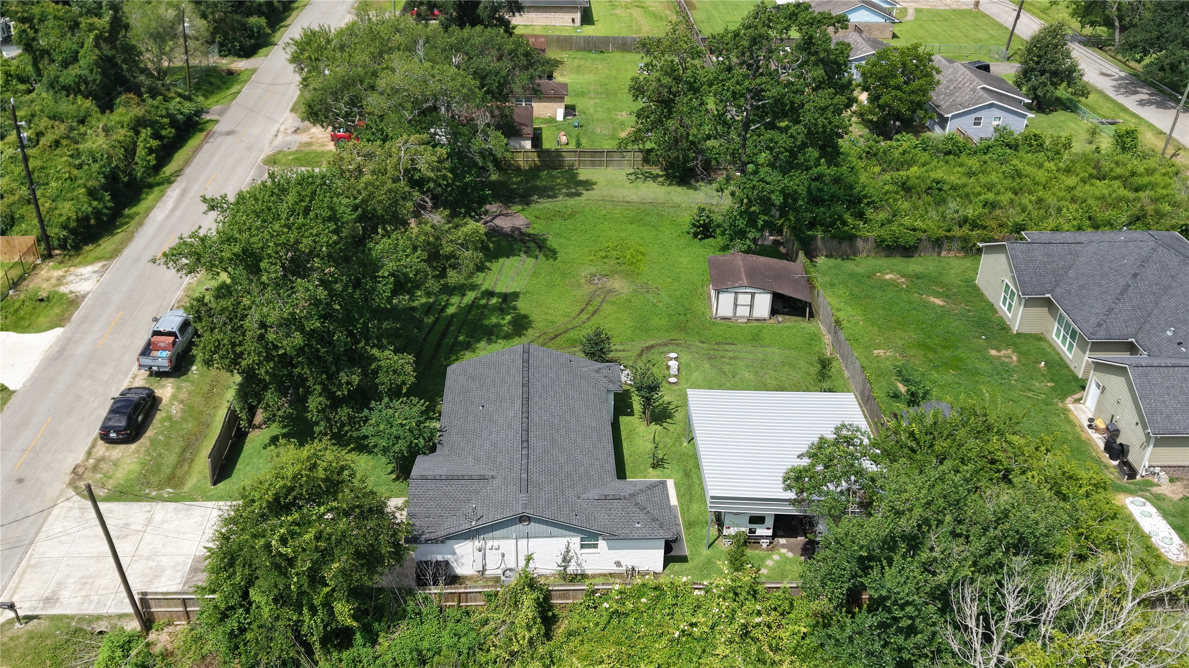 Listing photo 2
