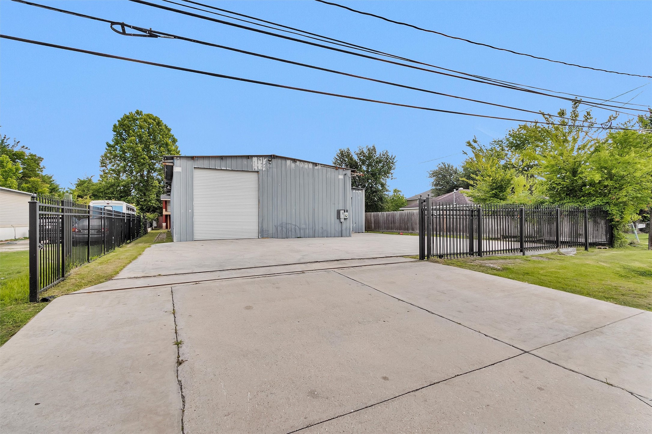 Listing photo 4