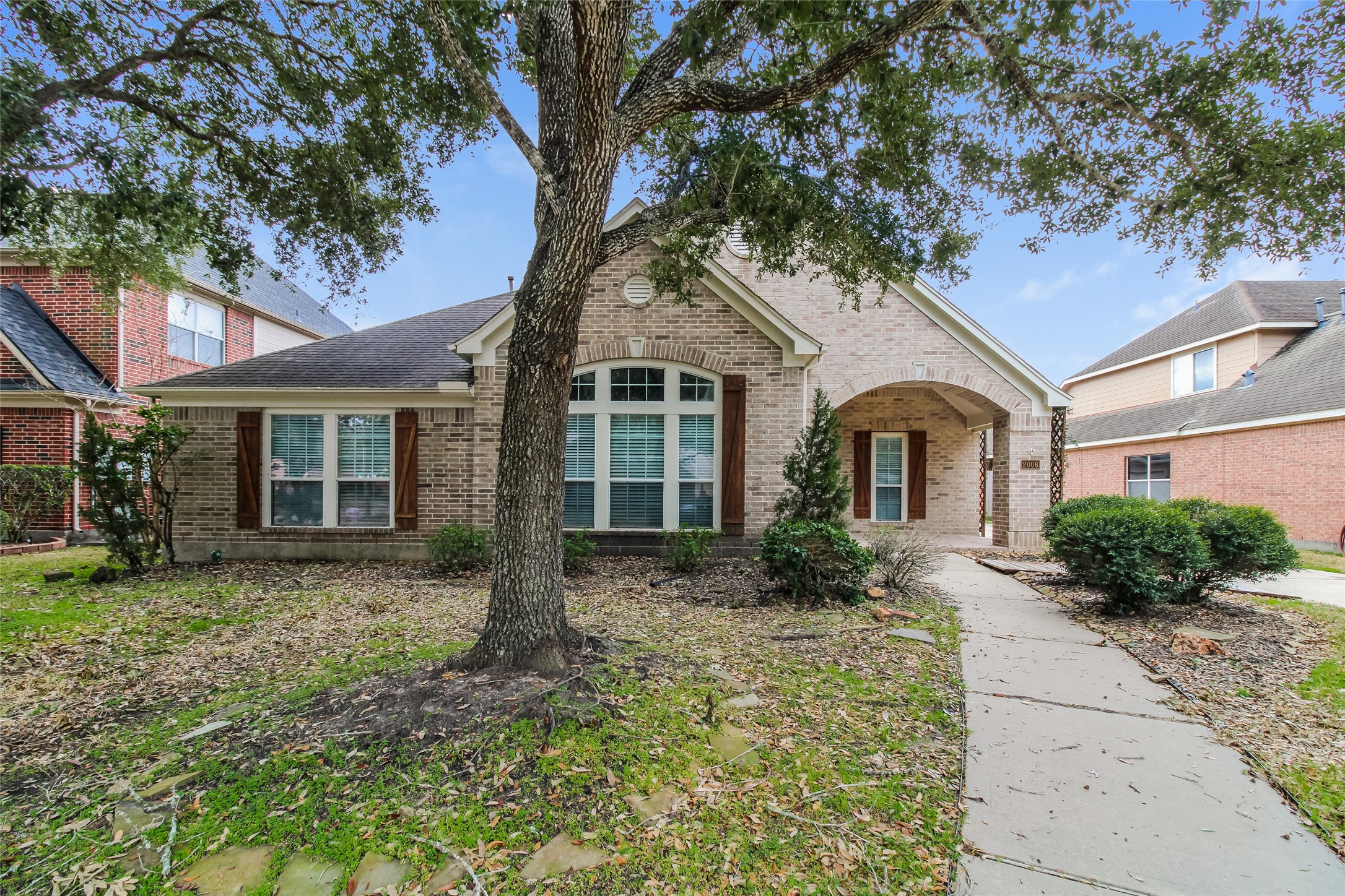 Listing photo 1