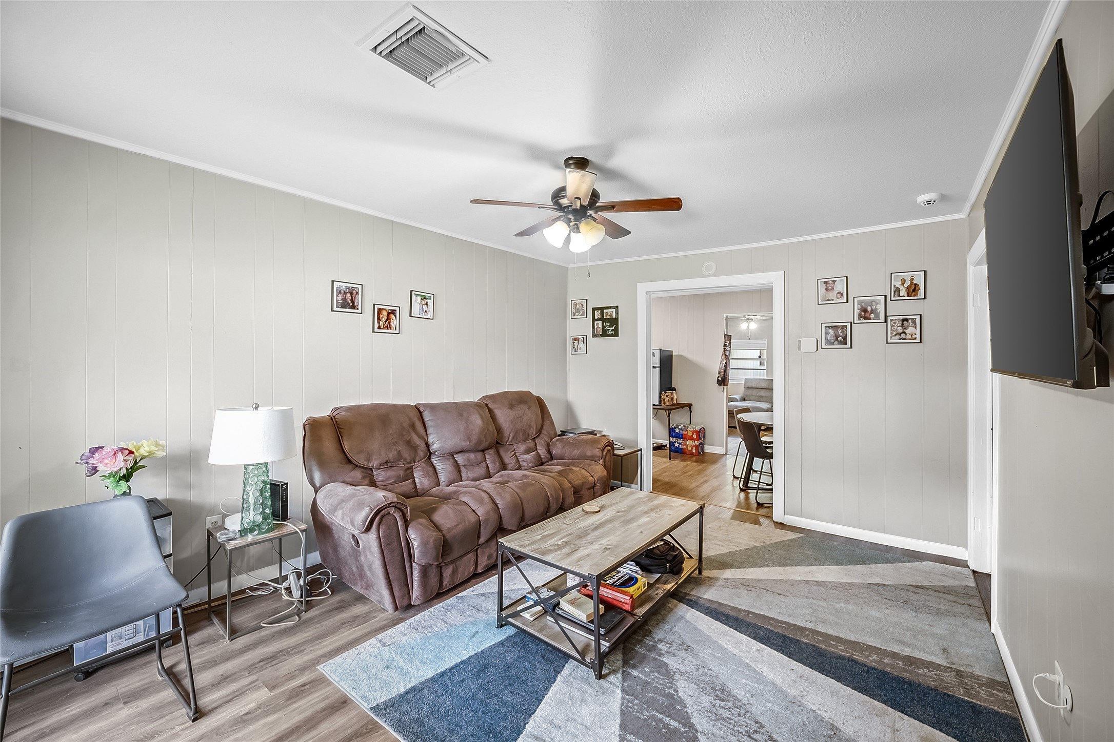Listing photo 3