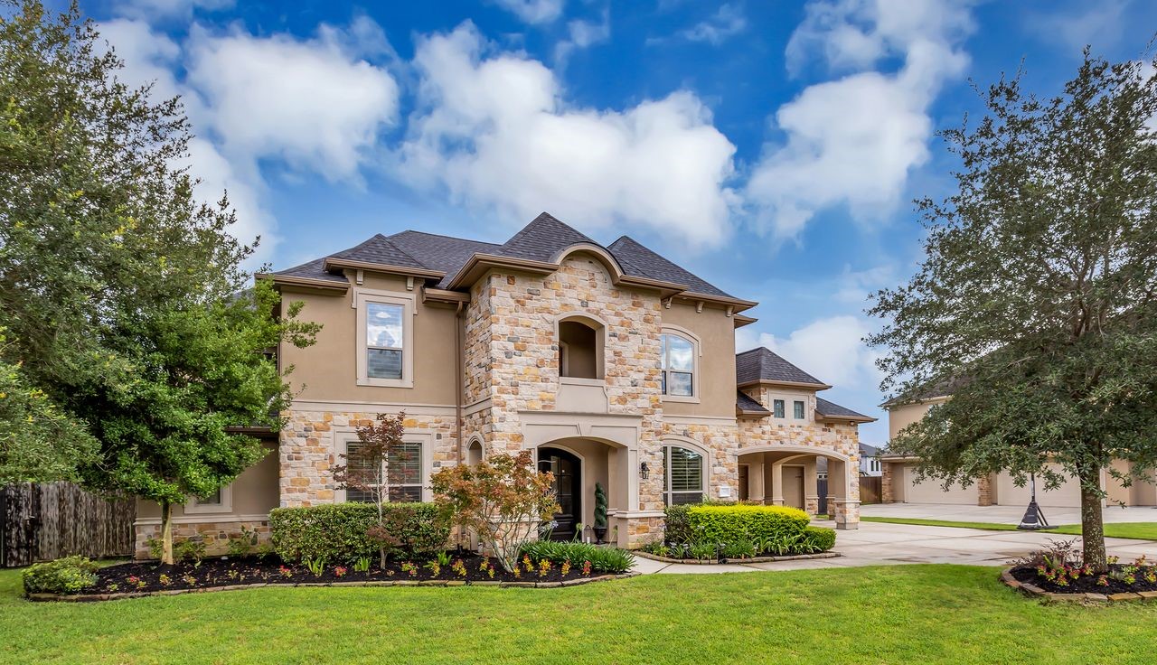 Listing photo 1
