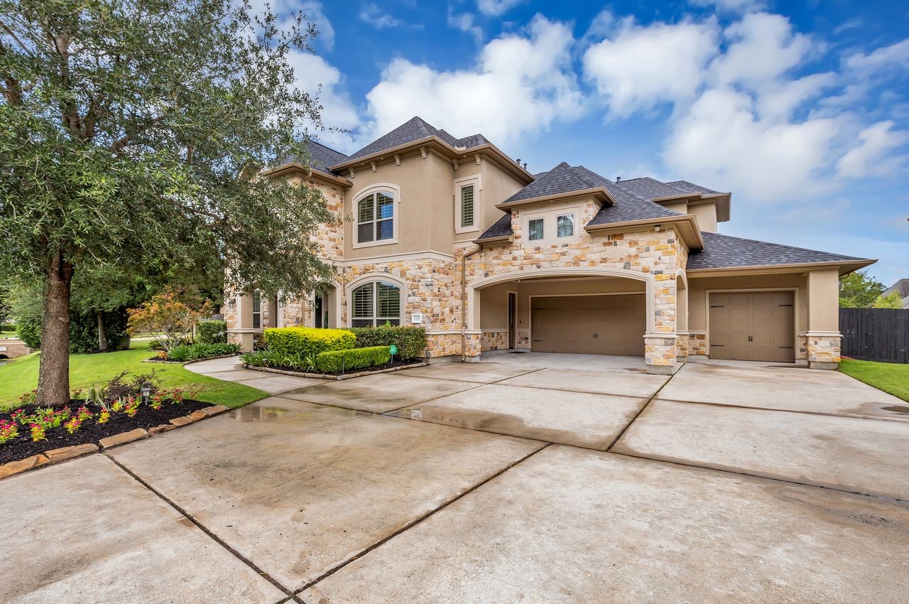 Listing photo 1