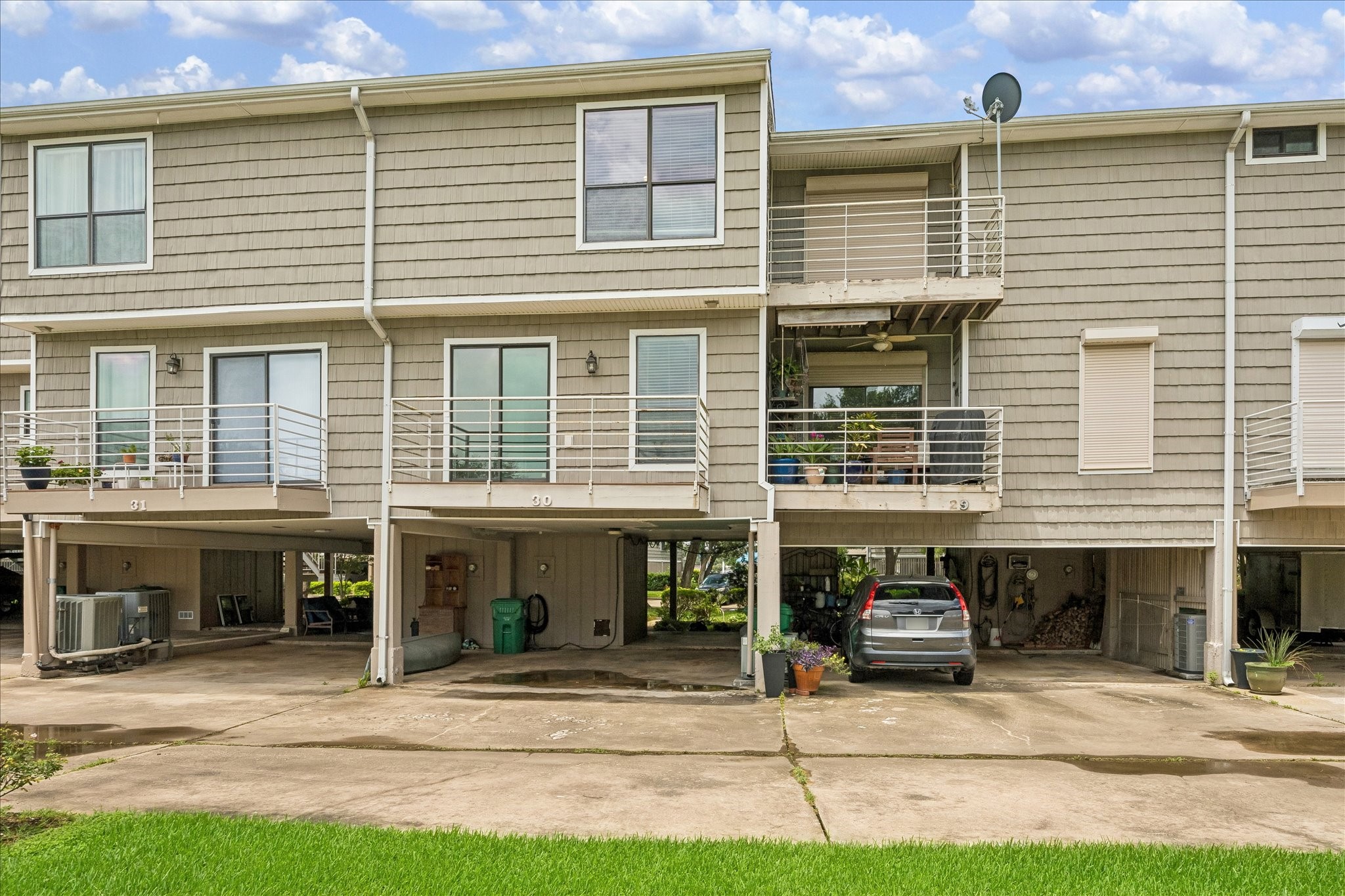 Listing photo 3