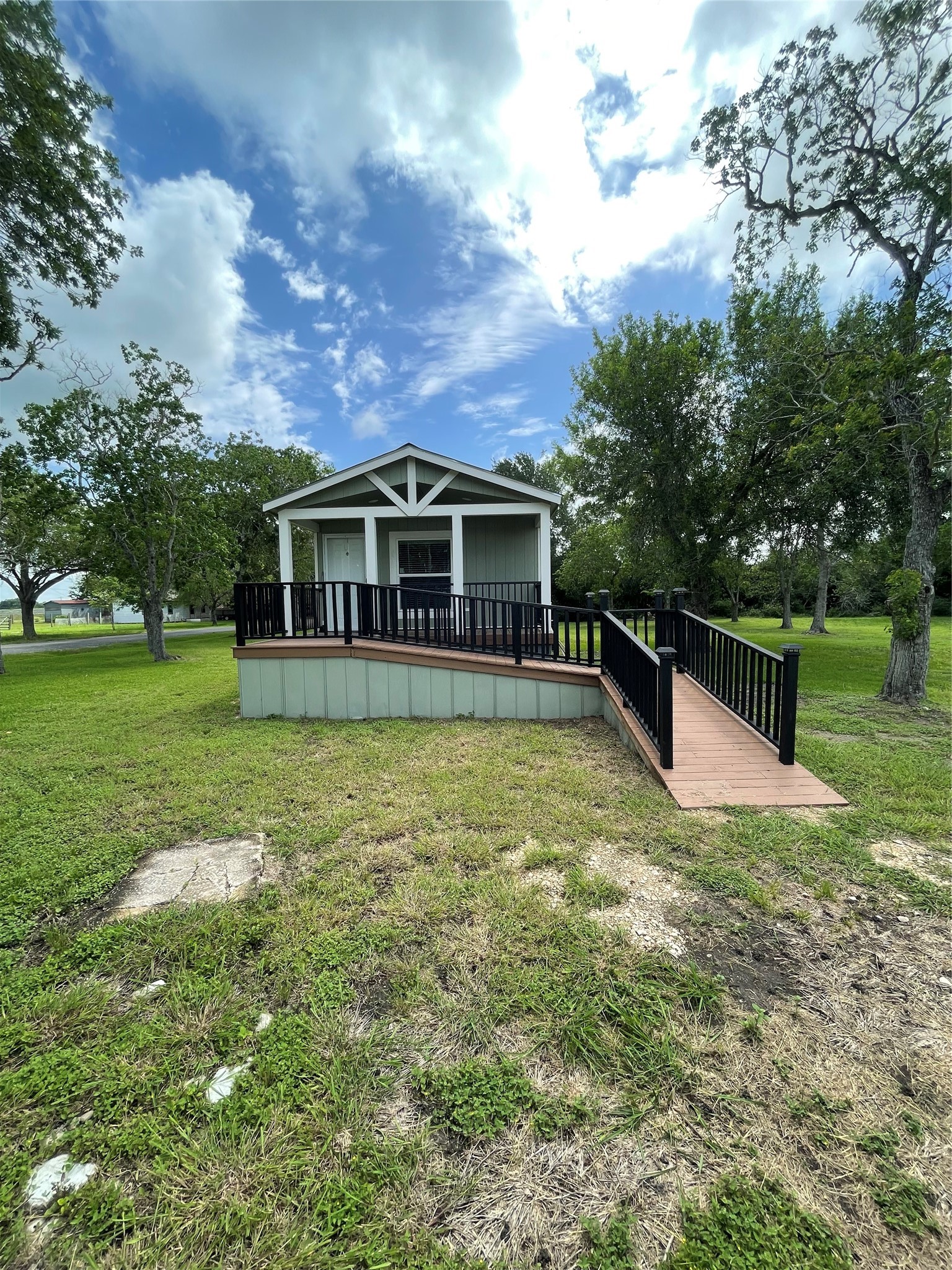 Listing photo 4