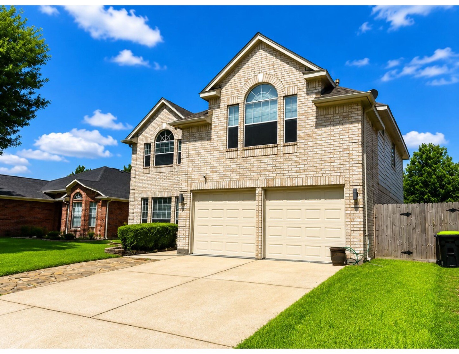Listing photo 2