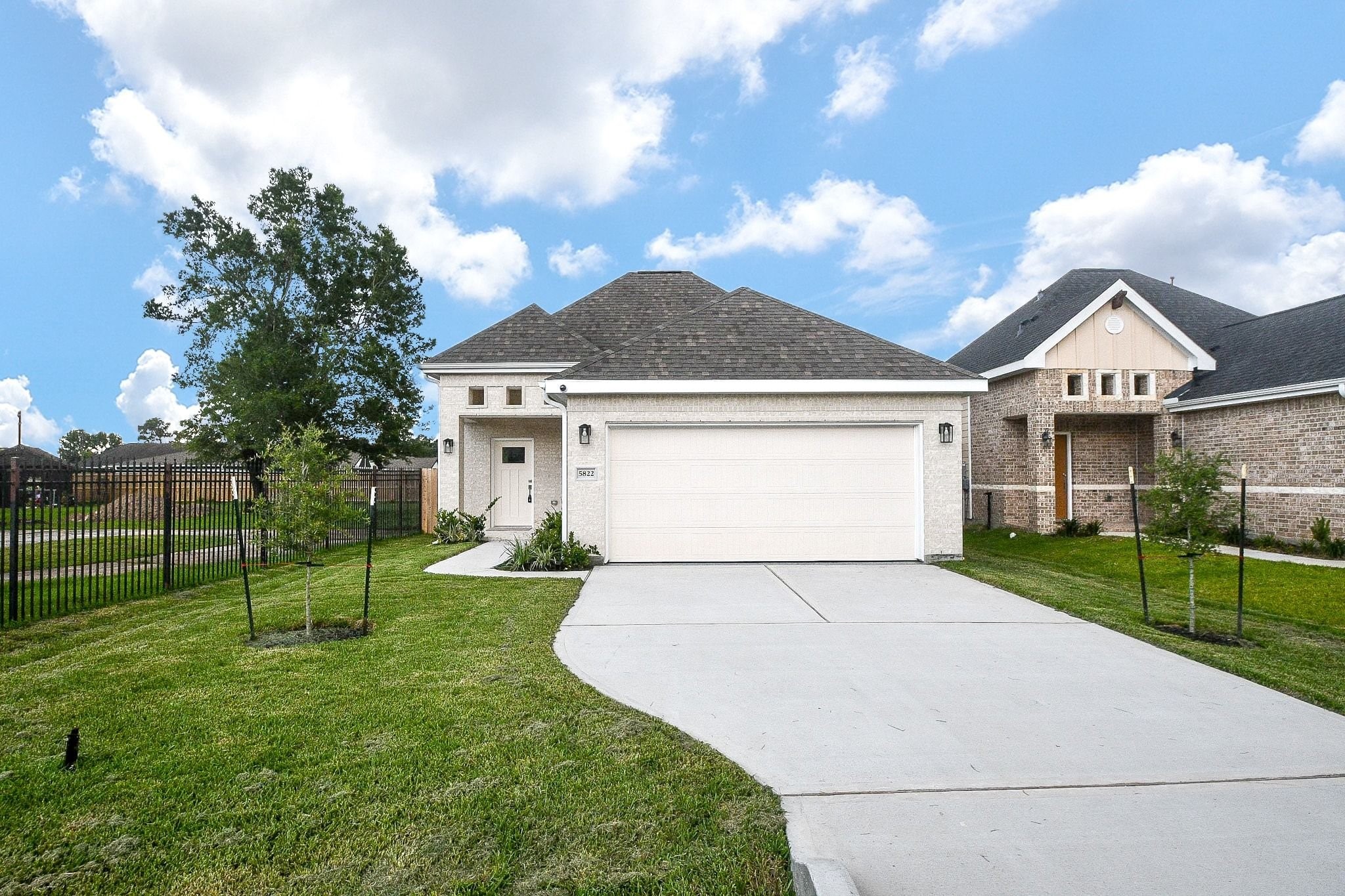 Listing photo 1