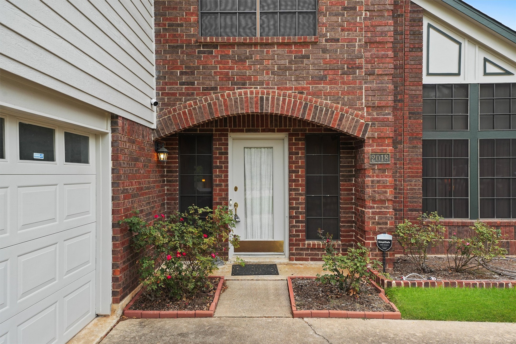 Listing photo 3
