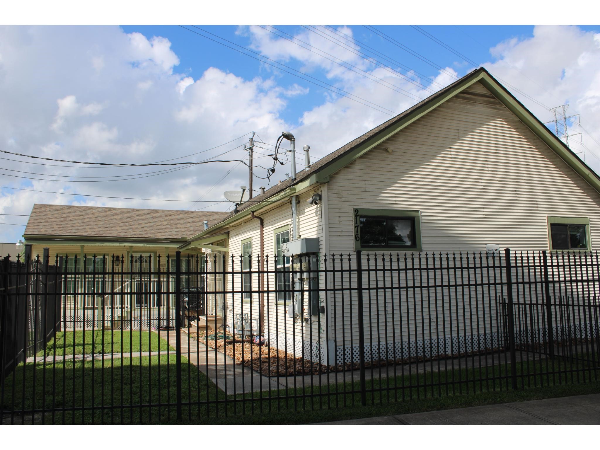 Listing photo 1