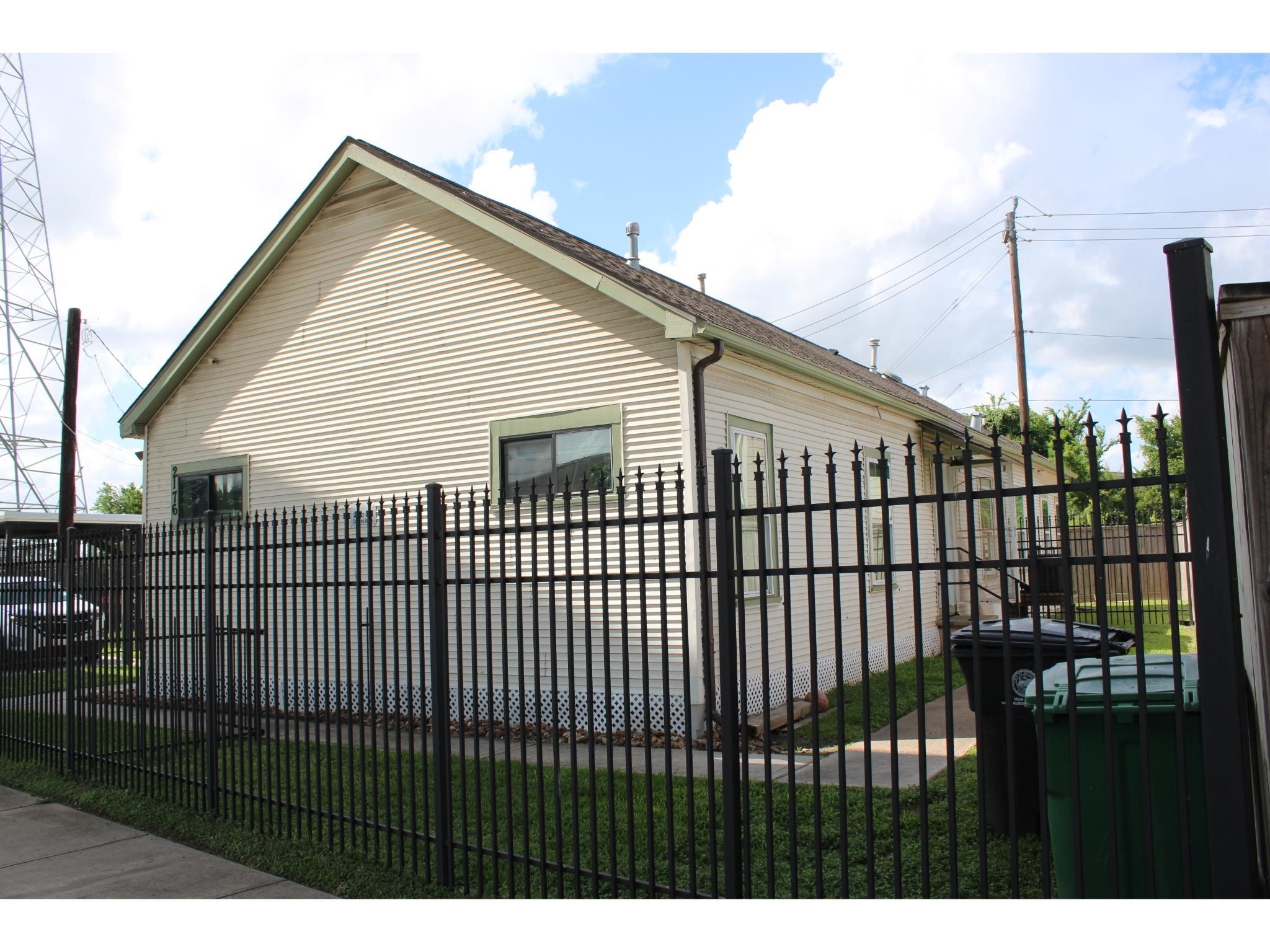 Listing photo 1
