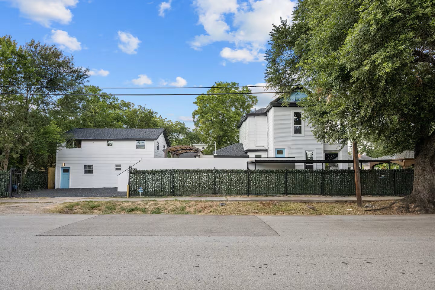 Listing photo 5