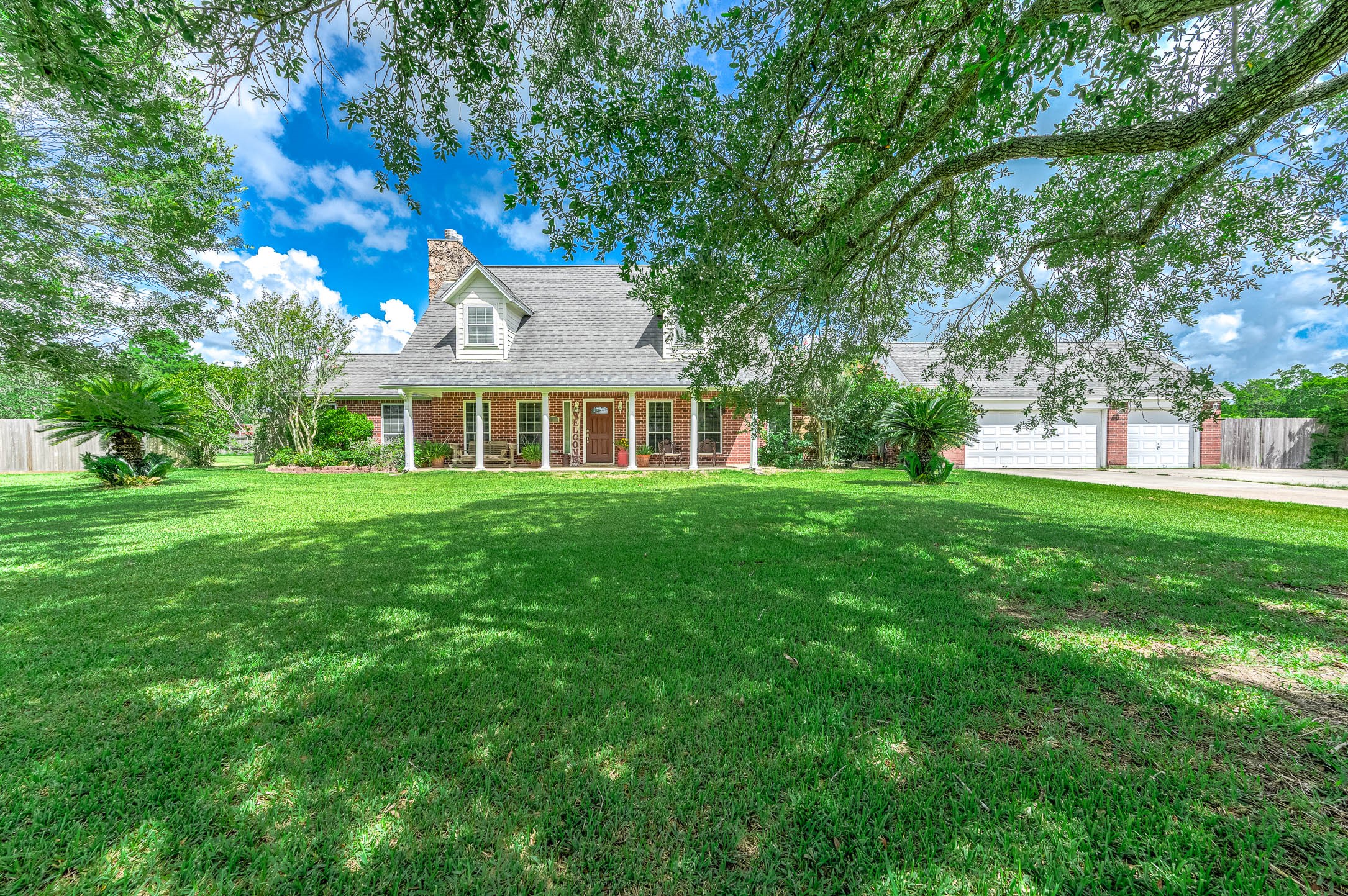 Listing photo 2