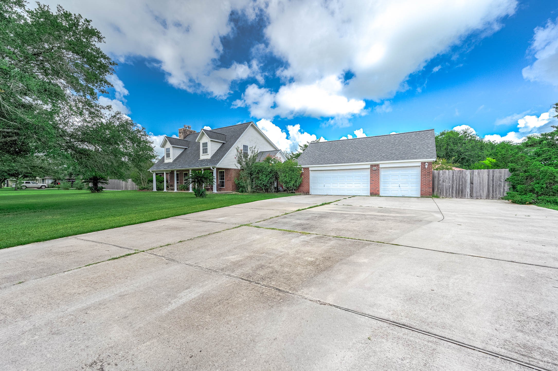 Listing photo 3