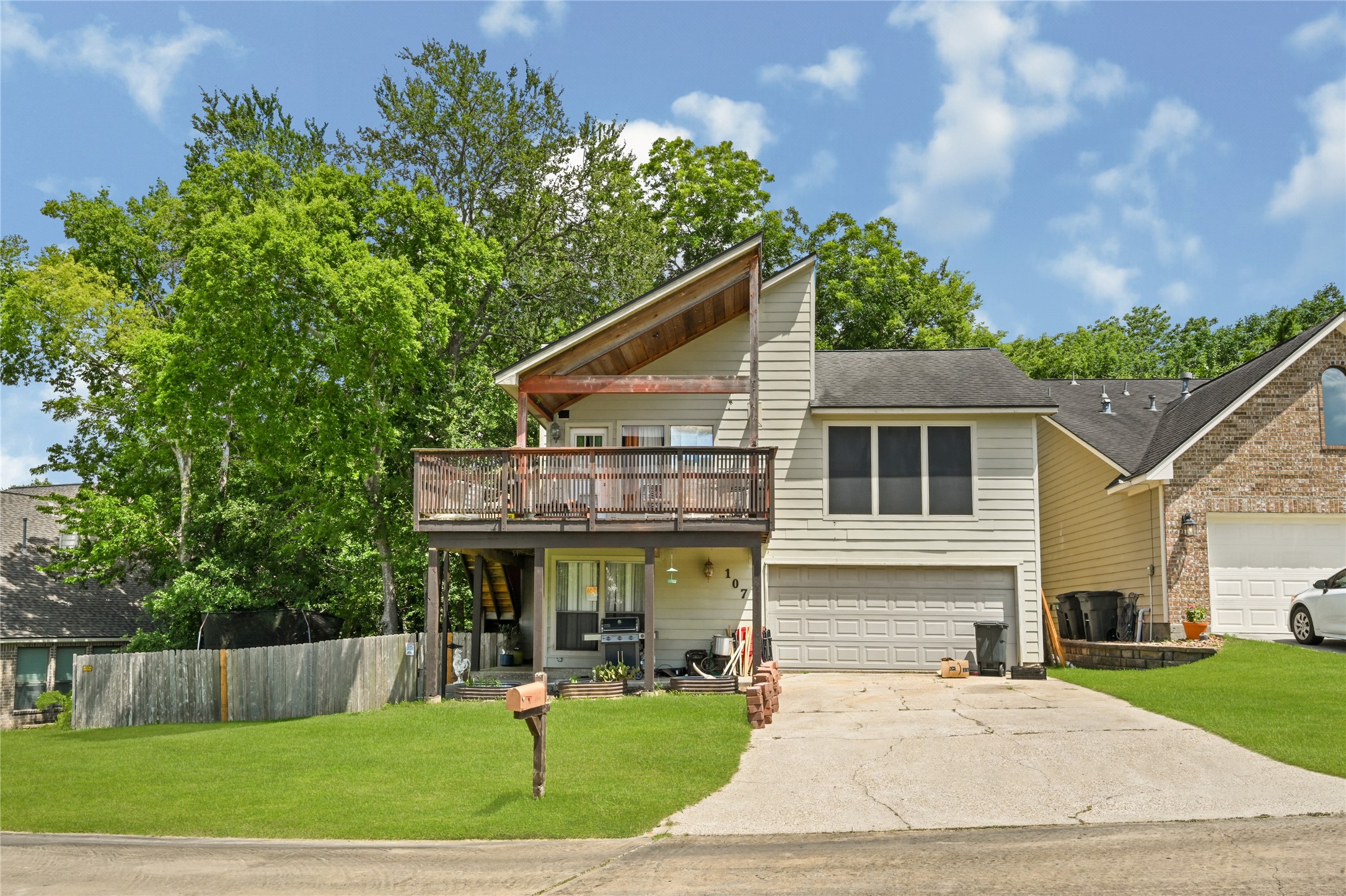 Listing photo 2