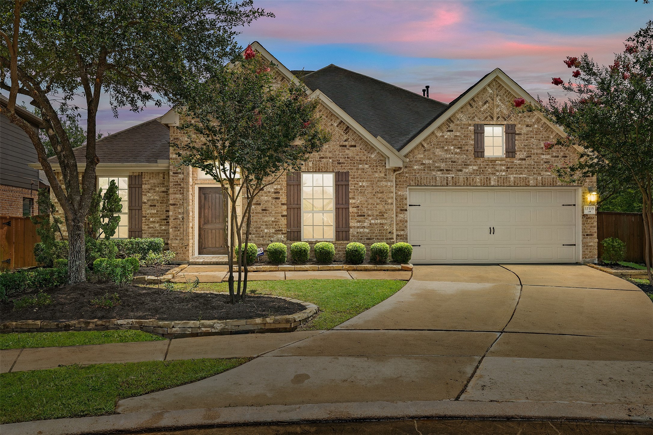Listing photo 1