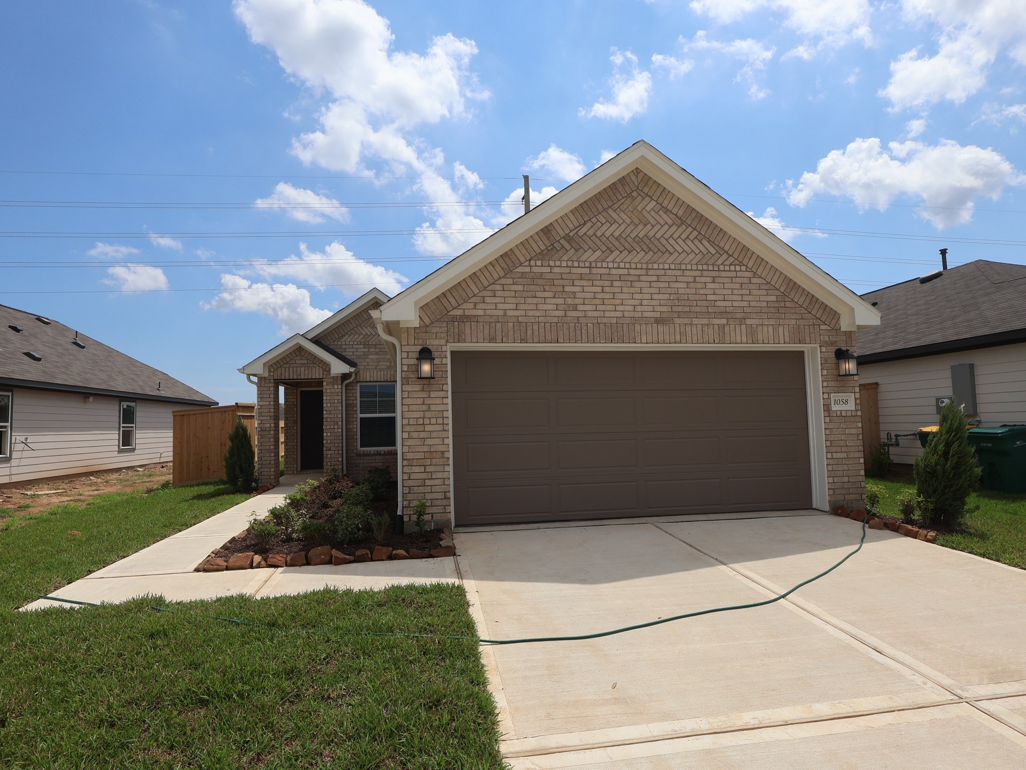 Listing photo 1