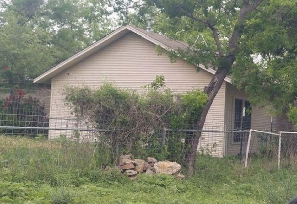 Listing photo 1