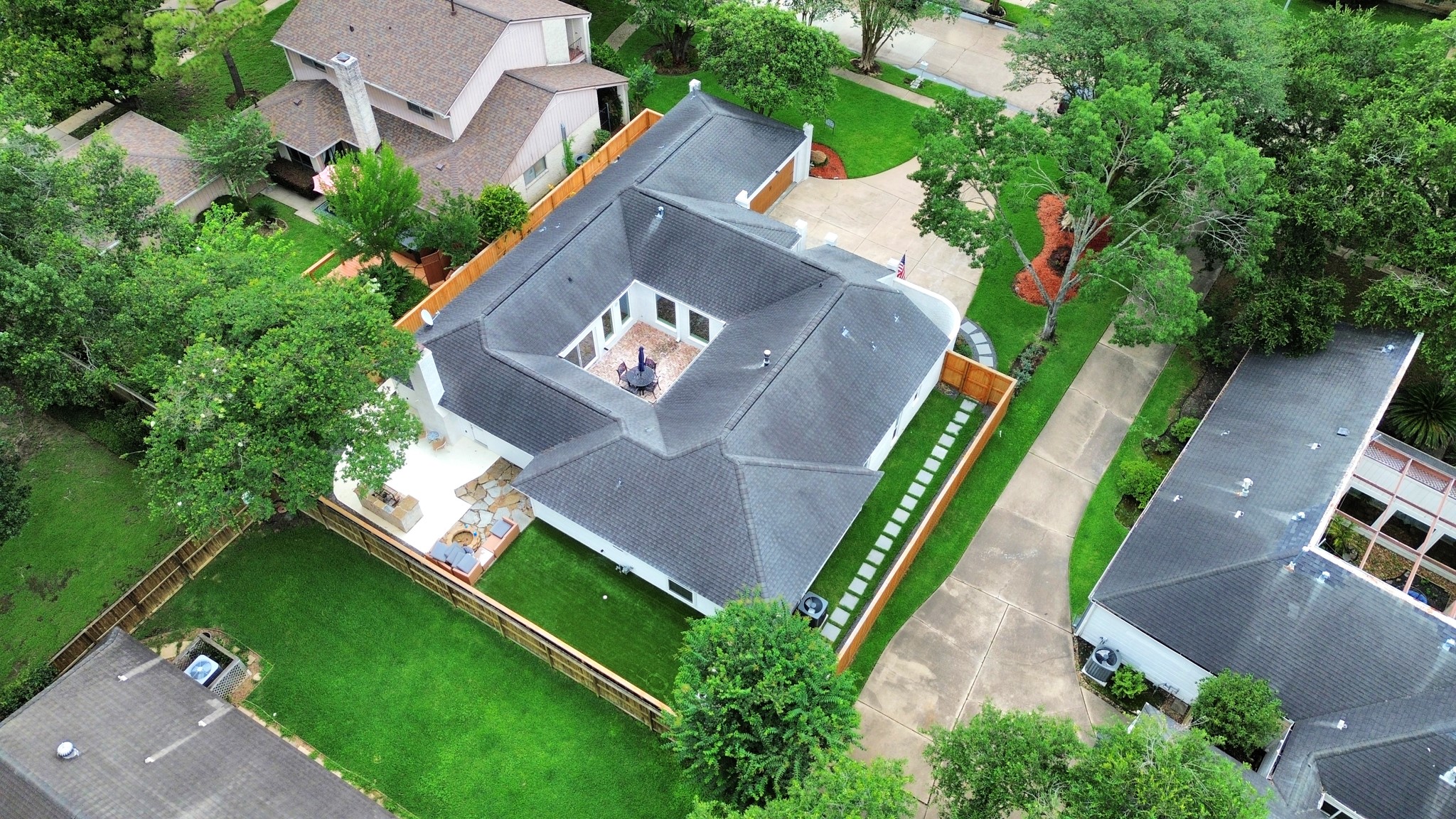 Listing photo 5