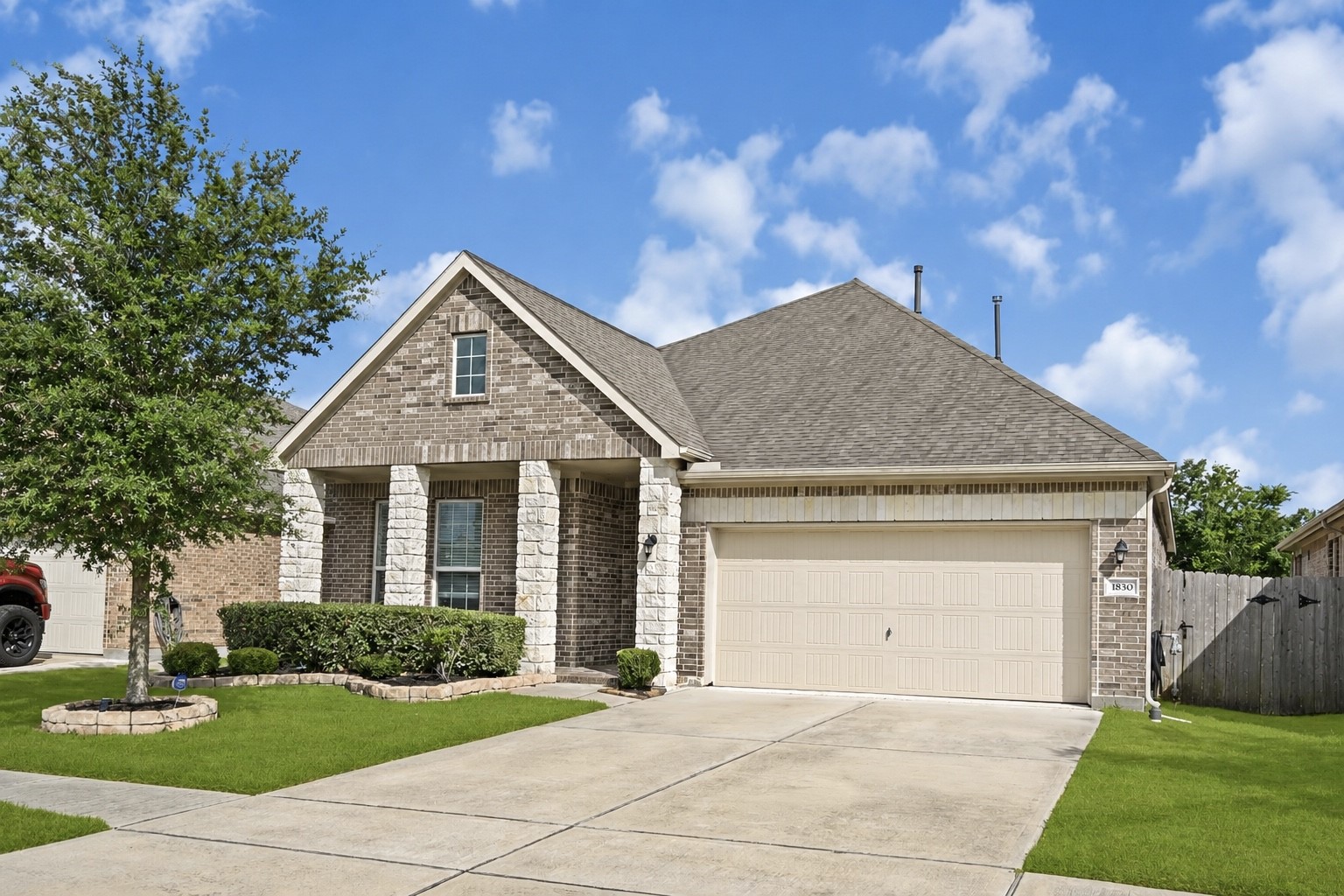 Listing photo 1