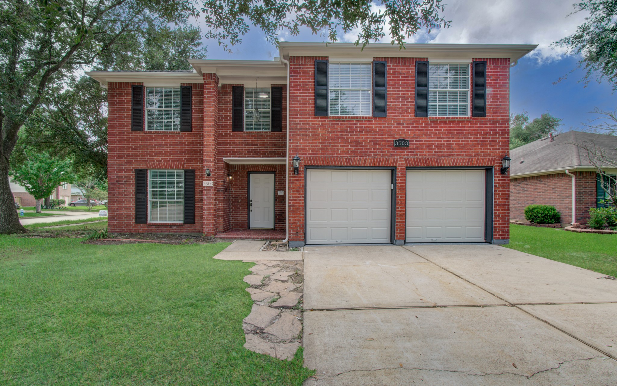 Listing photo 1