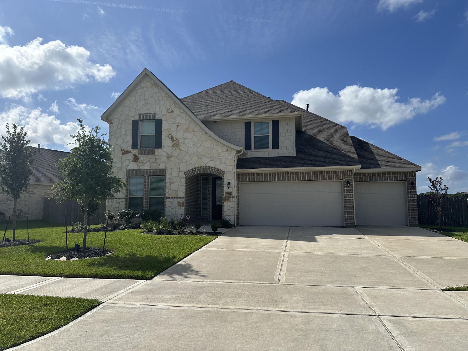 Listing photo 1